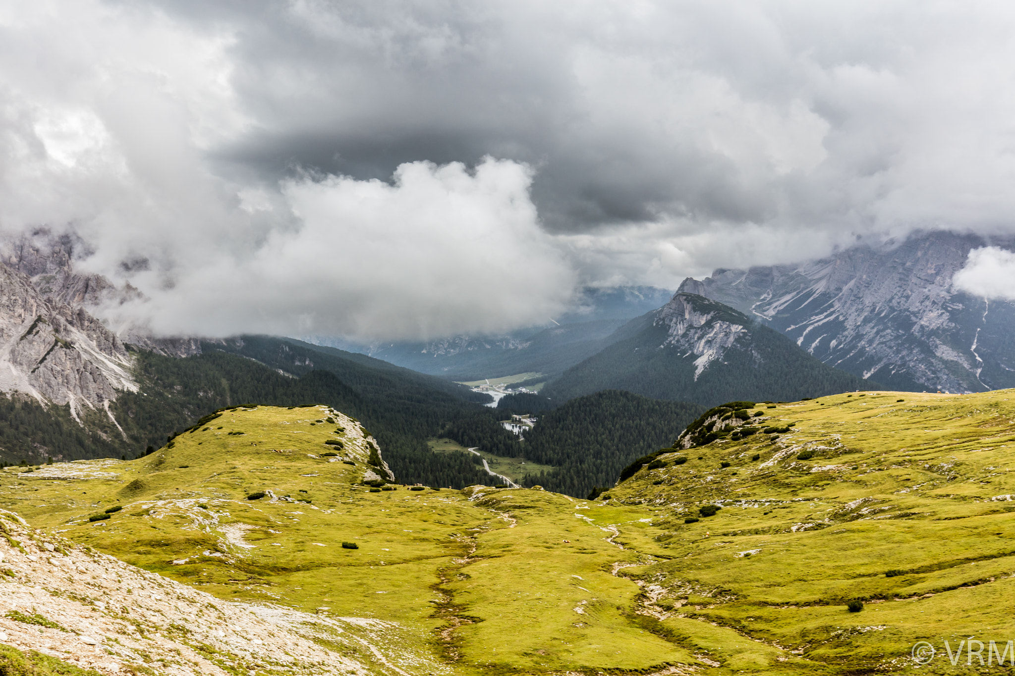 Canon EOS 5DS + Canon EF 16-35mm F4L IS USM sample photo. Lago di misurina  photography