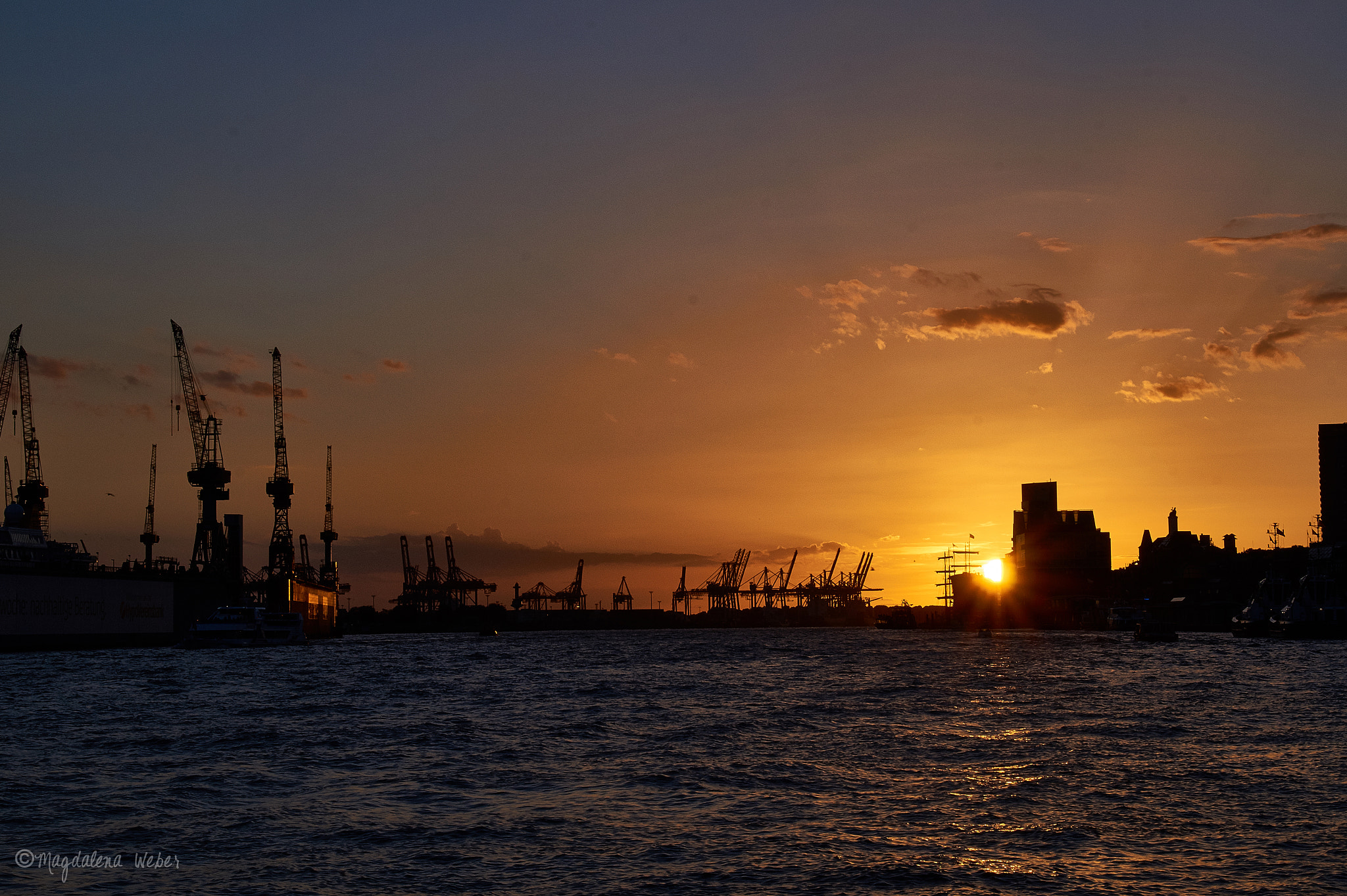 Sony SLT-A58 + Sony DT 18-200mm F3.5-6.3 sample photo. Sunset over hamburg photography