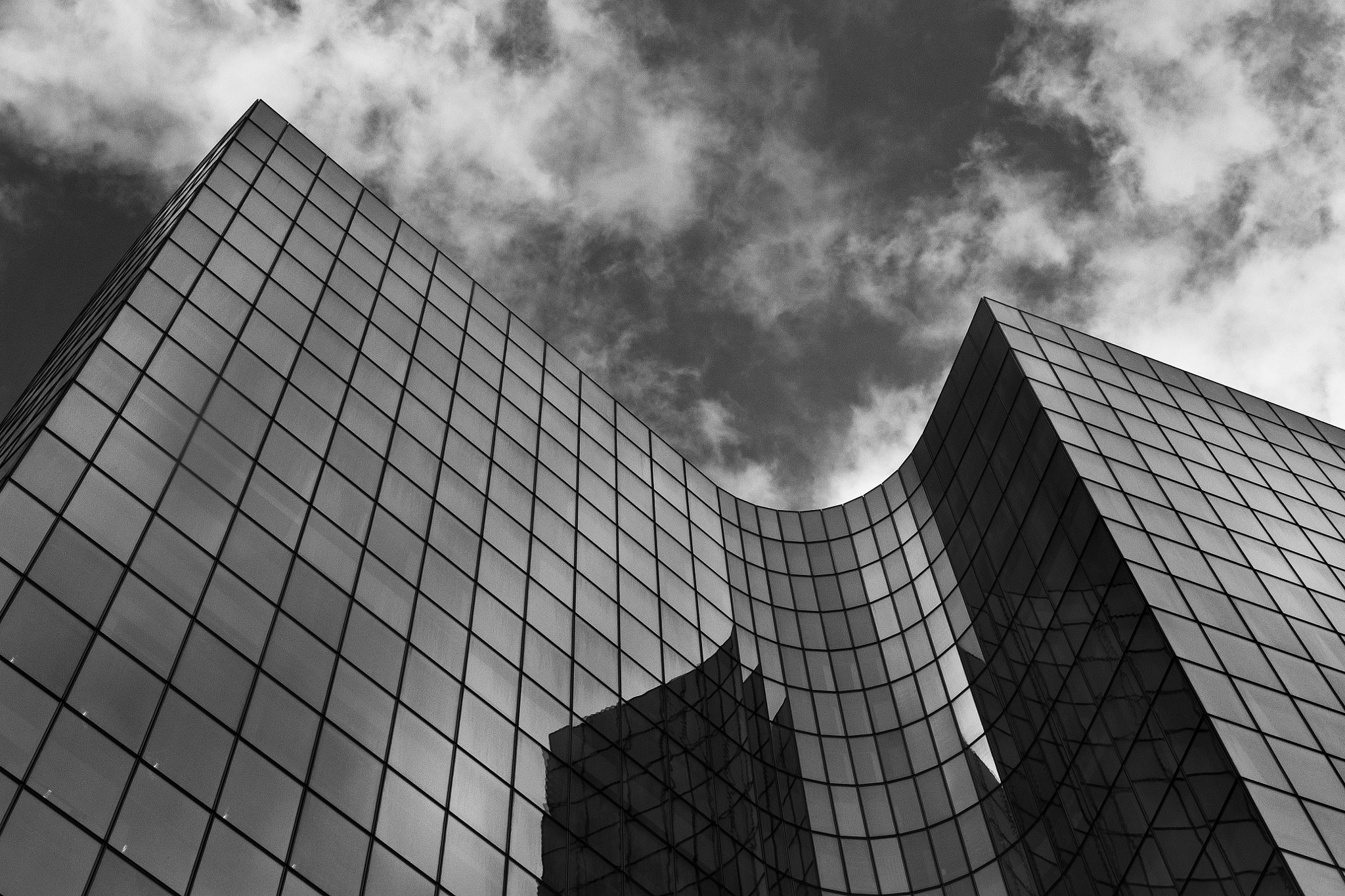 Sigma 17-70mm F2.8-4 DC Macro OS HSM sample photo. La defense photography