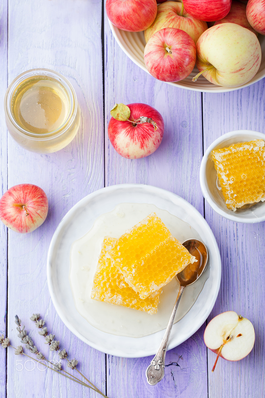 Canon EF 100mm F2.8L Macro IS USM sample photo. Honey, honeycombs and fresh apples top view photography