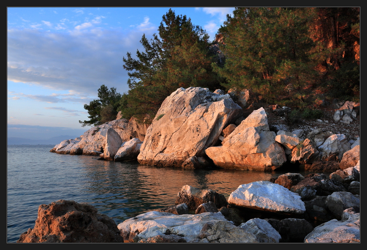 Canon EOS 450D (EOS Rebel XSi / EOS Kiss X2) sample photo. Rocky coast of thassos photography