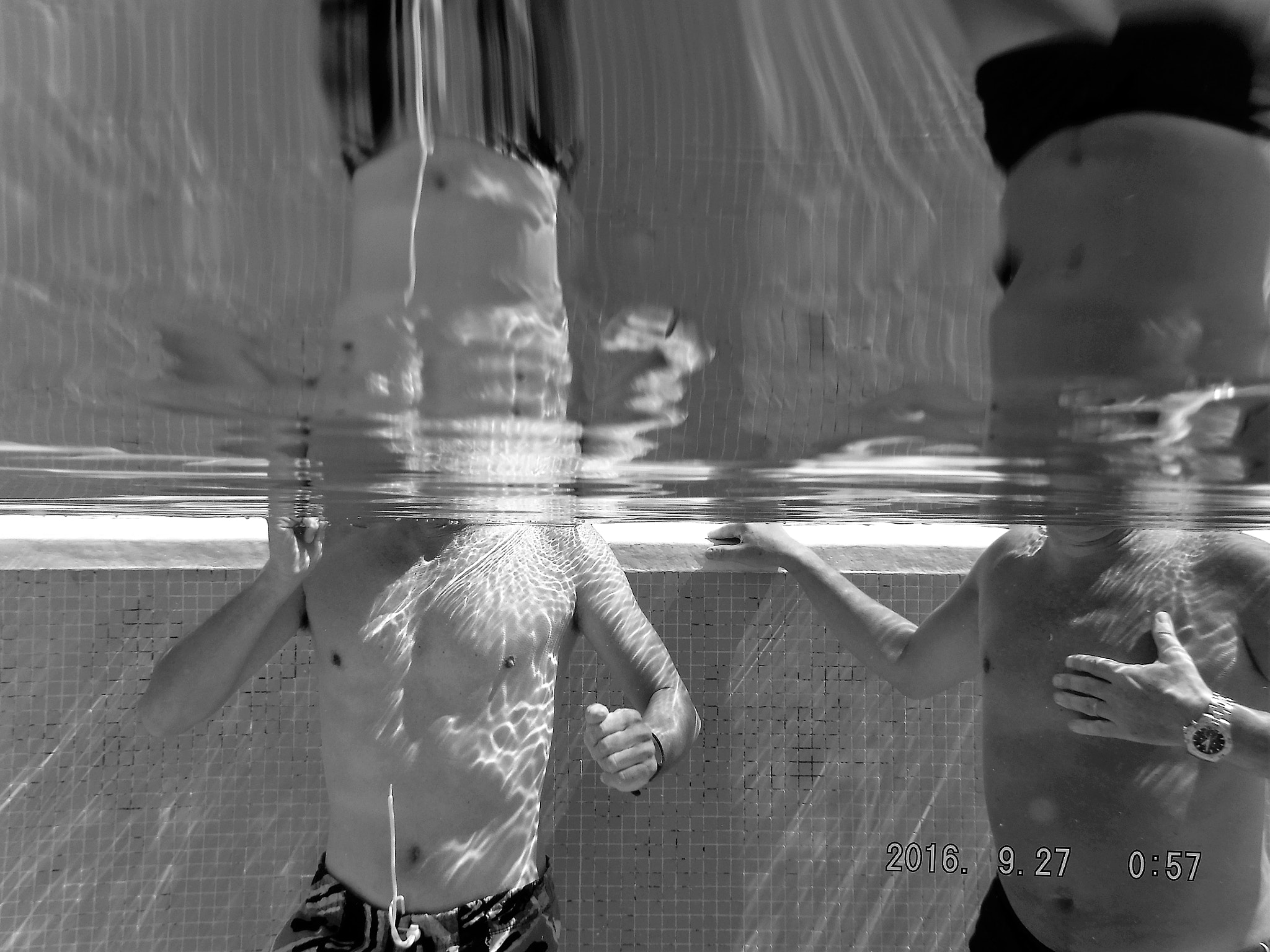 Fujifilm FinePix XP90 XP91 XP95 sample photo. 2x absurd aquatic portraits ( victor schonbrotz) photography