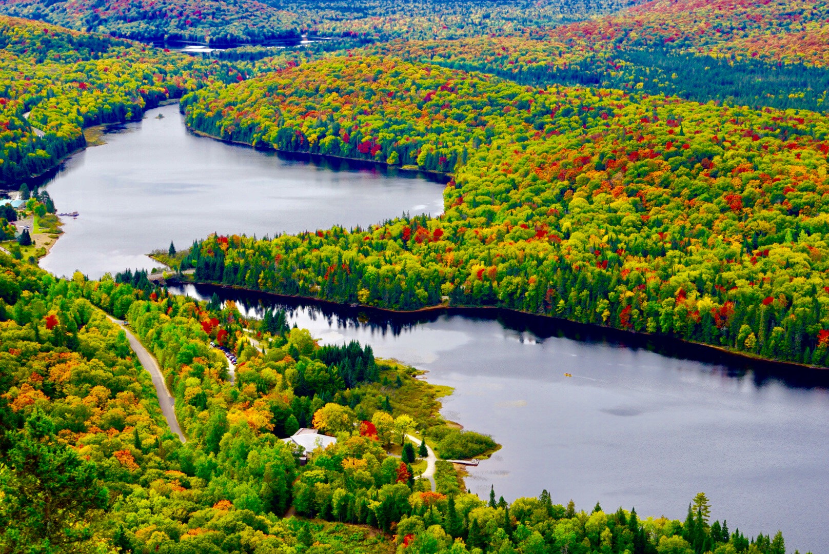 Sony a7 II + Sony FE 70-200mm F4 G OSS sample photo. Mount tremblant photography