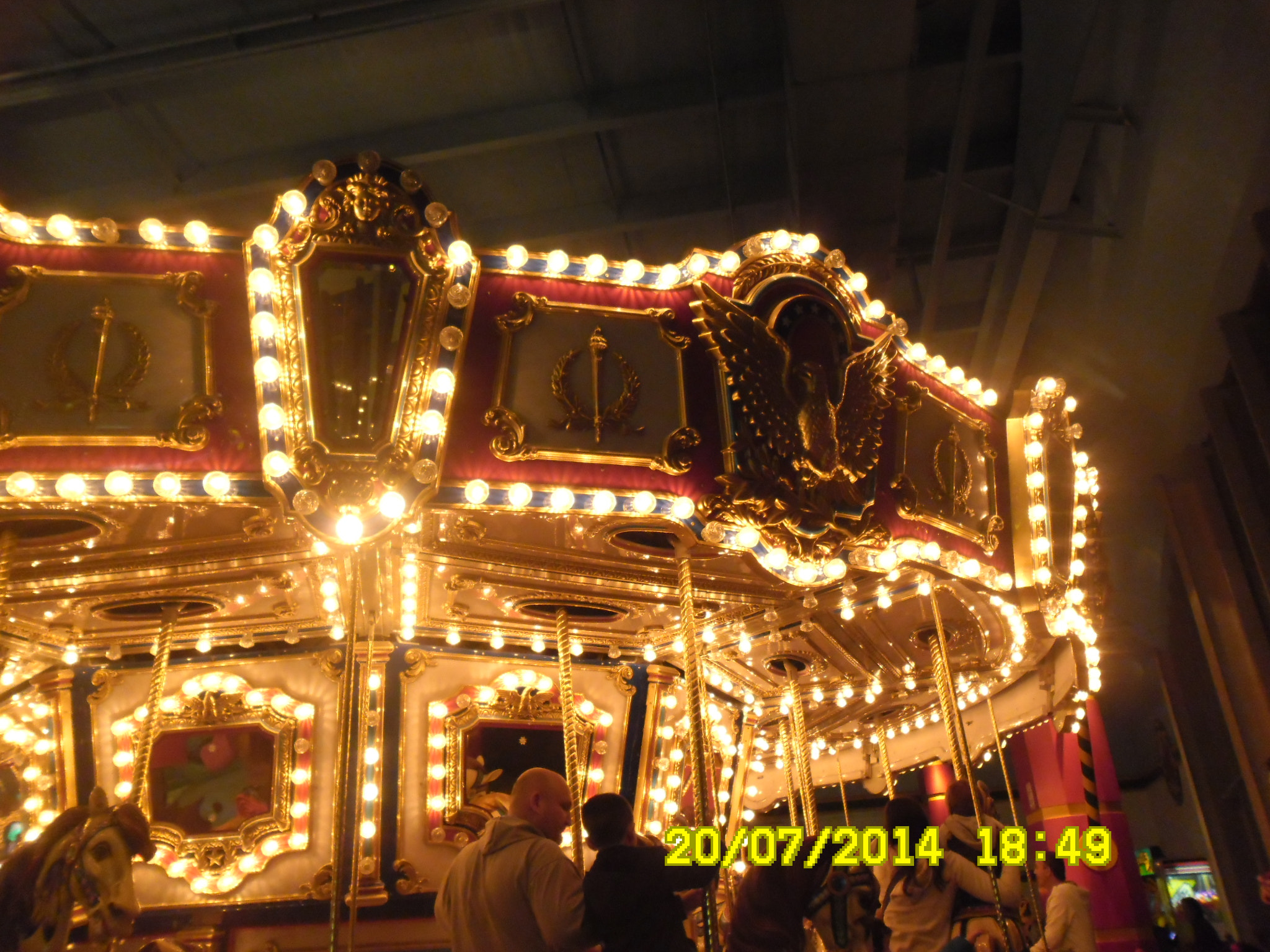 Samsung ES80/ ES81 sample photo. Carousel photography