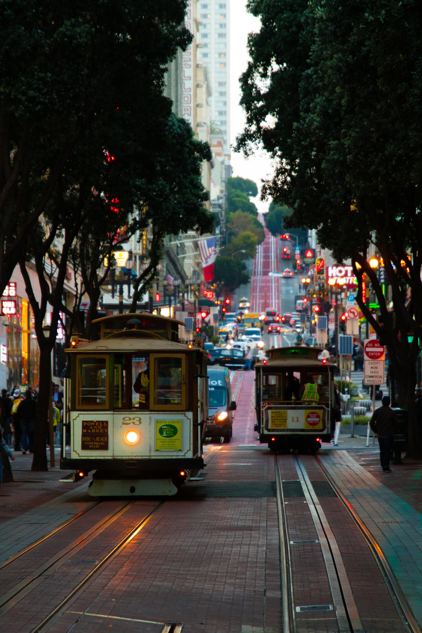 Canon EOS 760D (EOS Rebel T6s / EOS 8000D) sample photo. San francisco cable cars photography