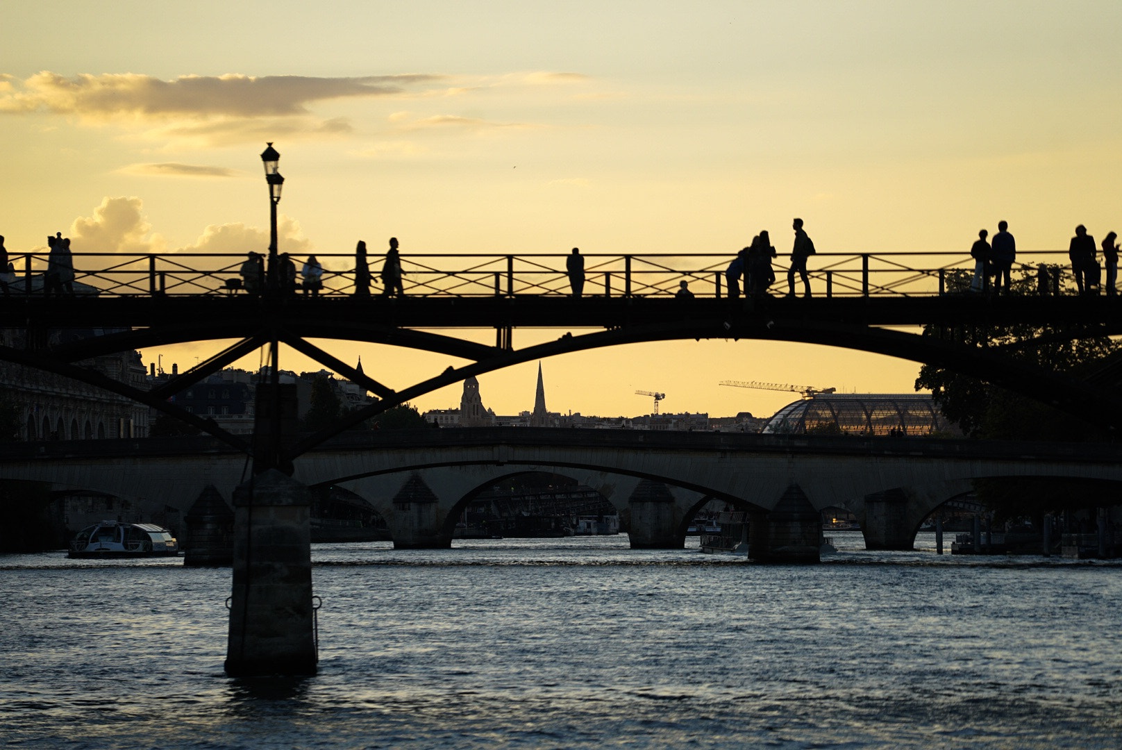 Sony a7S + Sony FE 70-200mm F4 G OSS sample photo. The bridges of paris. photography