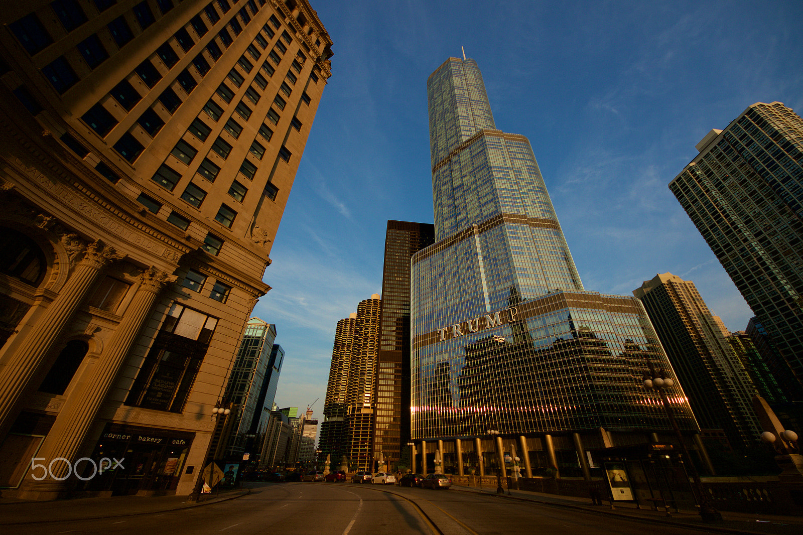 Sigma 8-16mm F4.5-5.6 DC HSM sample photo. Chicago trump hotel photography