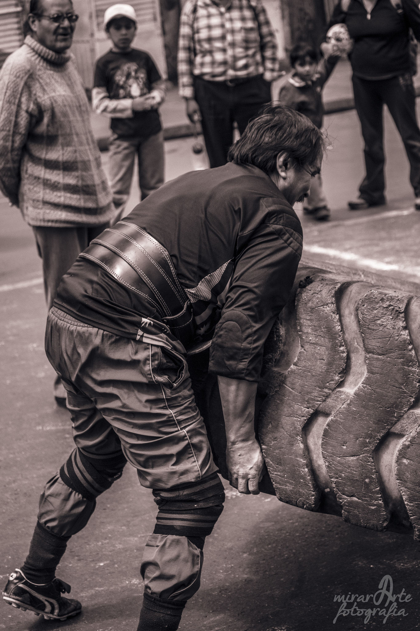 Canon EF-S 55-250mm F4-5.6 IS STM sample photo. Bolivian people photography
