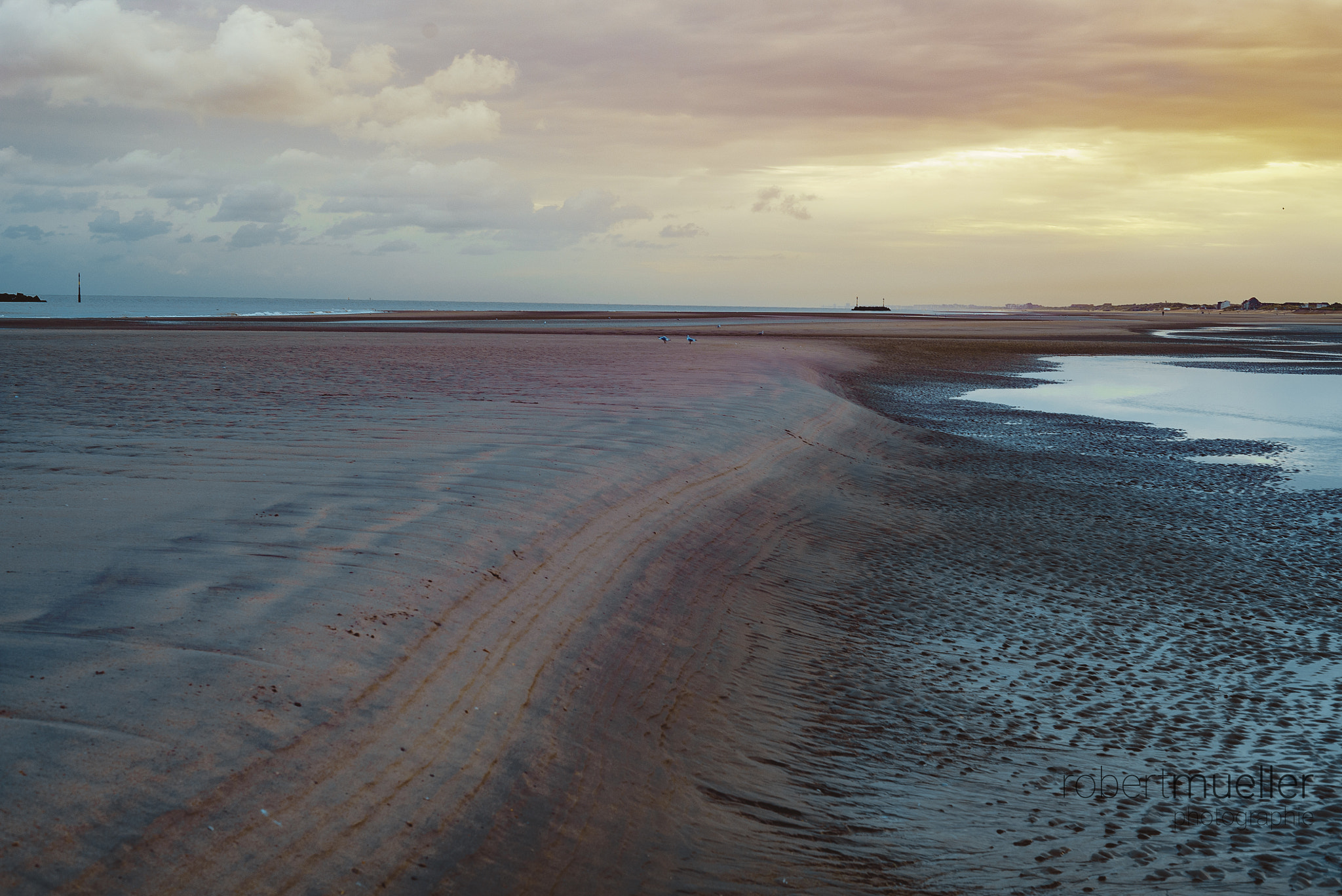 E 50mm F2 sample photo. Operation dynamo photography