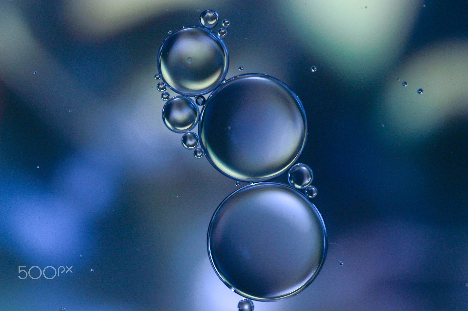 Canon EF-S 60mm F2.8 Macro USM sample photo. Oil and water photography