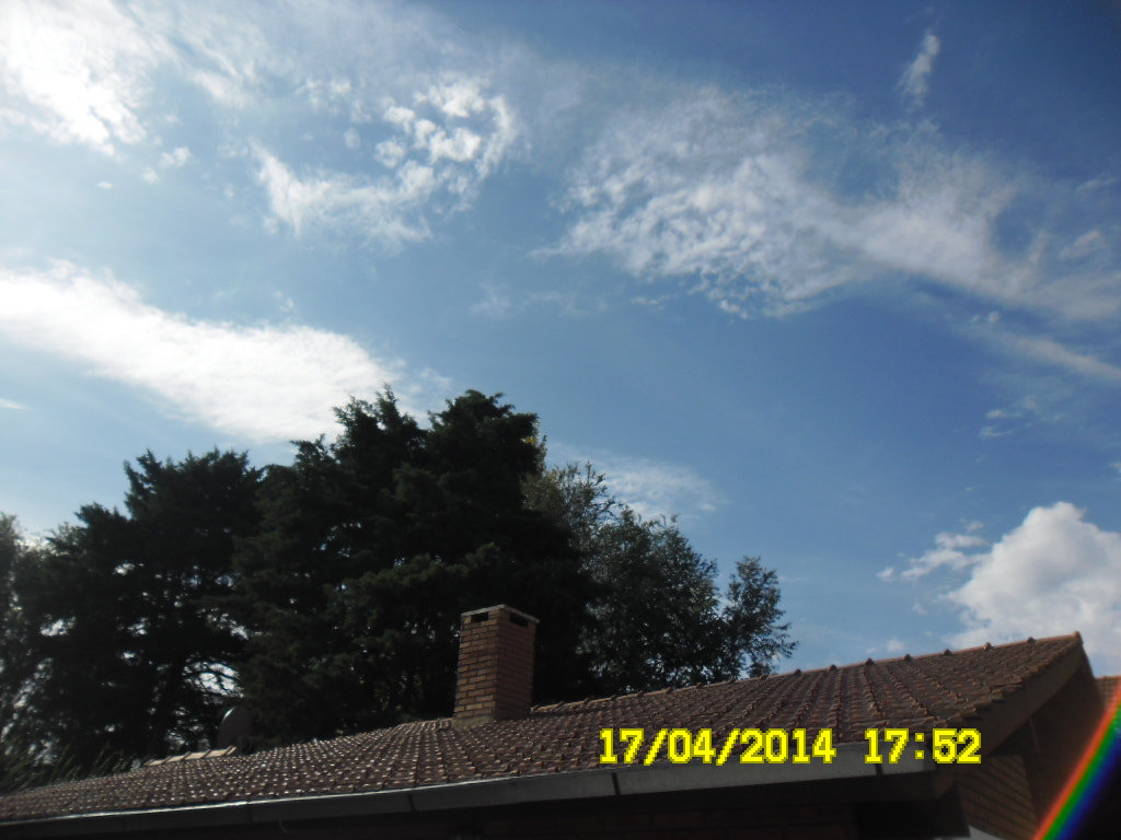 Samsung ES80/ ES81 sample photo. Summer house 3 photography