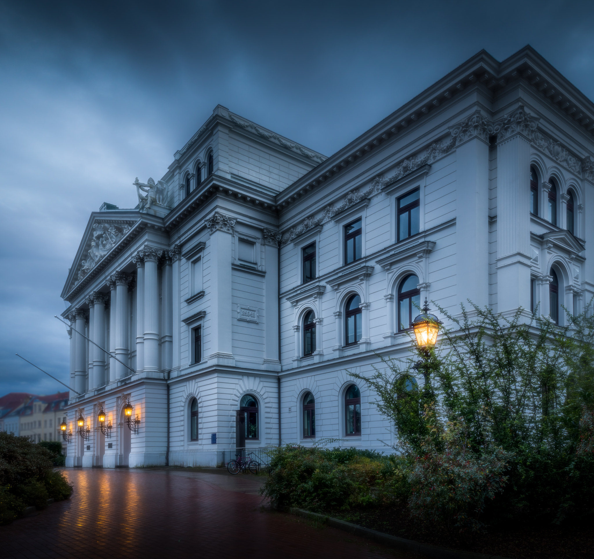 Canon EF 24-70mm F2.8L II USM sample photo. Altona town hall photography