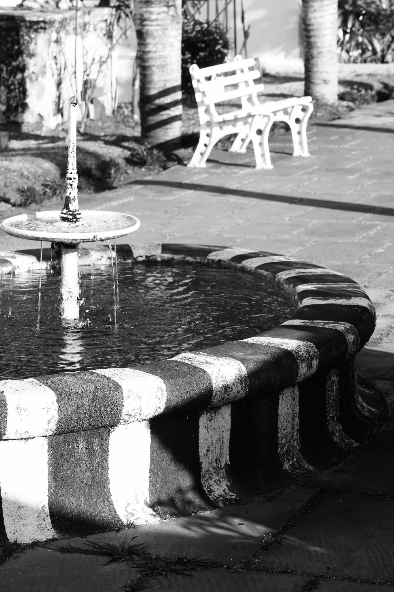 Canon EF 75-300mm f/4-5.6 USM sample photo. Lignes de la fontaine photography