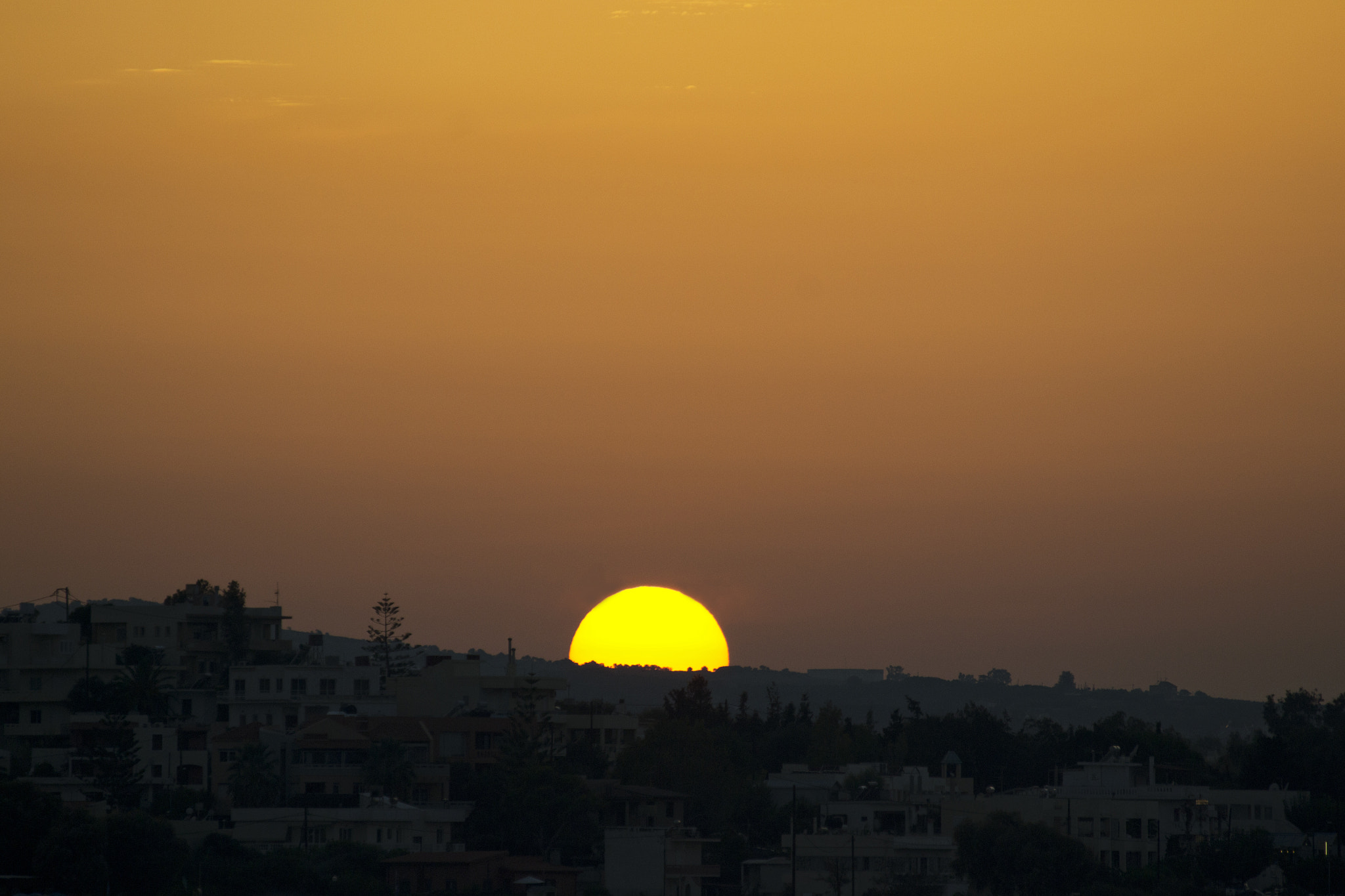 AF Zoom-Nikkor 28-80mm f/3.3-5.6G sample photo. Sunset over the city photography