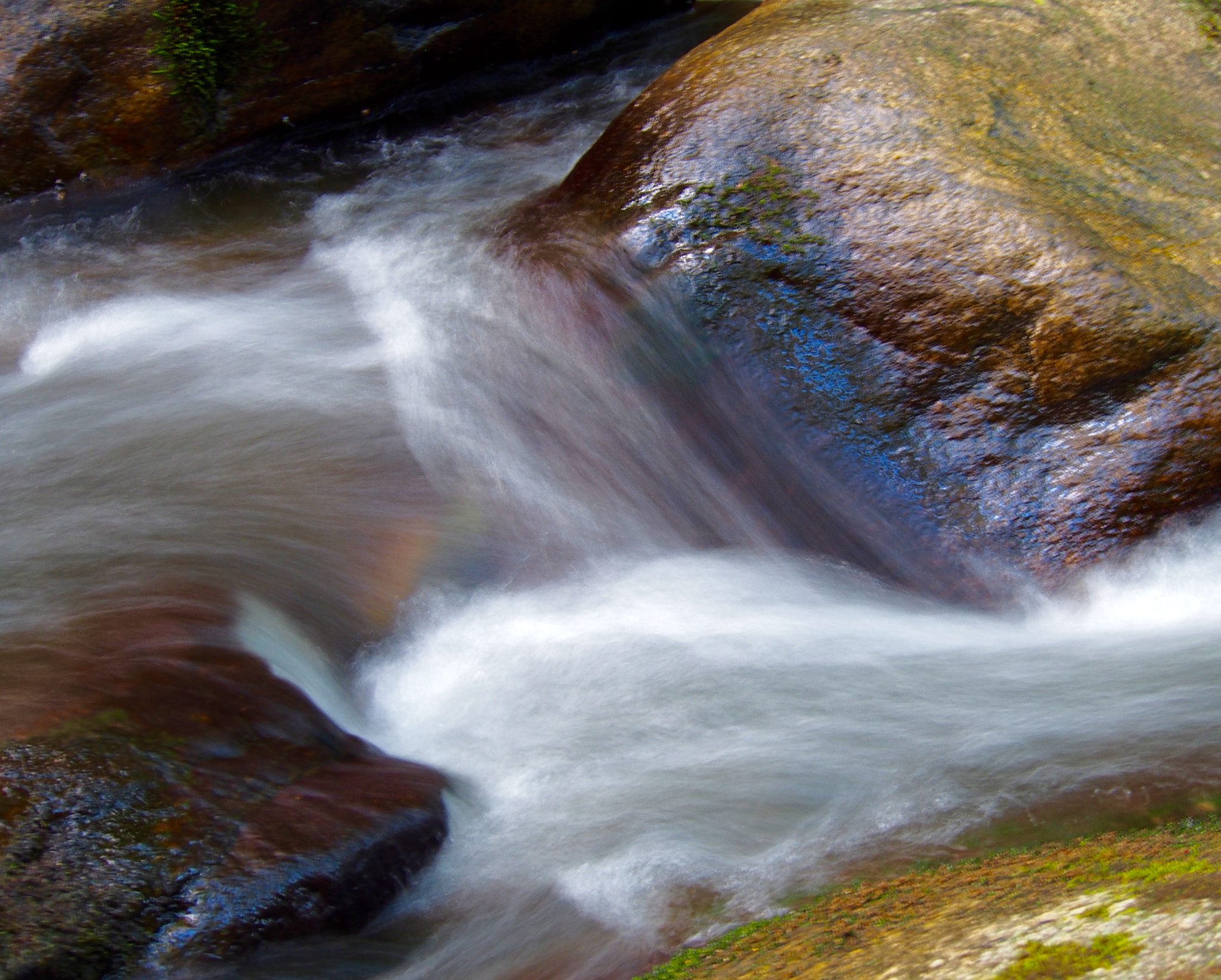 Olympus PEN E-PL6 sample photo. Liquidity meets solidity photography