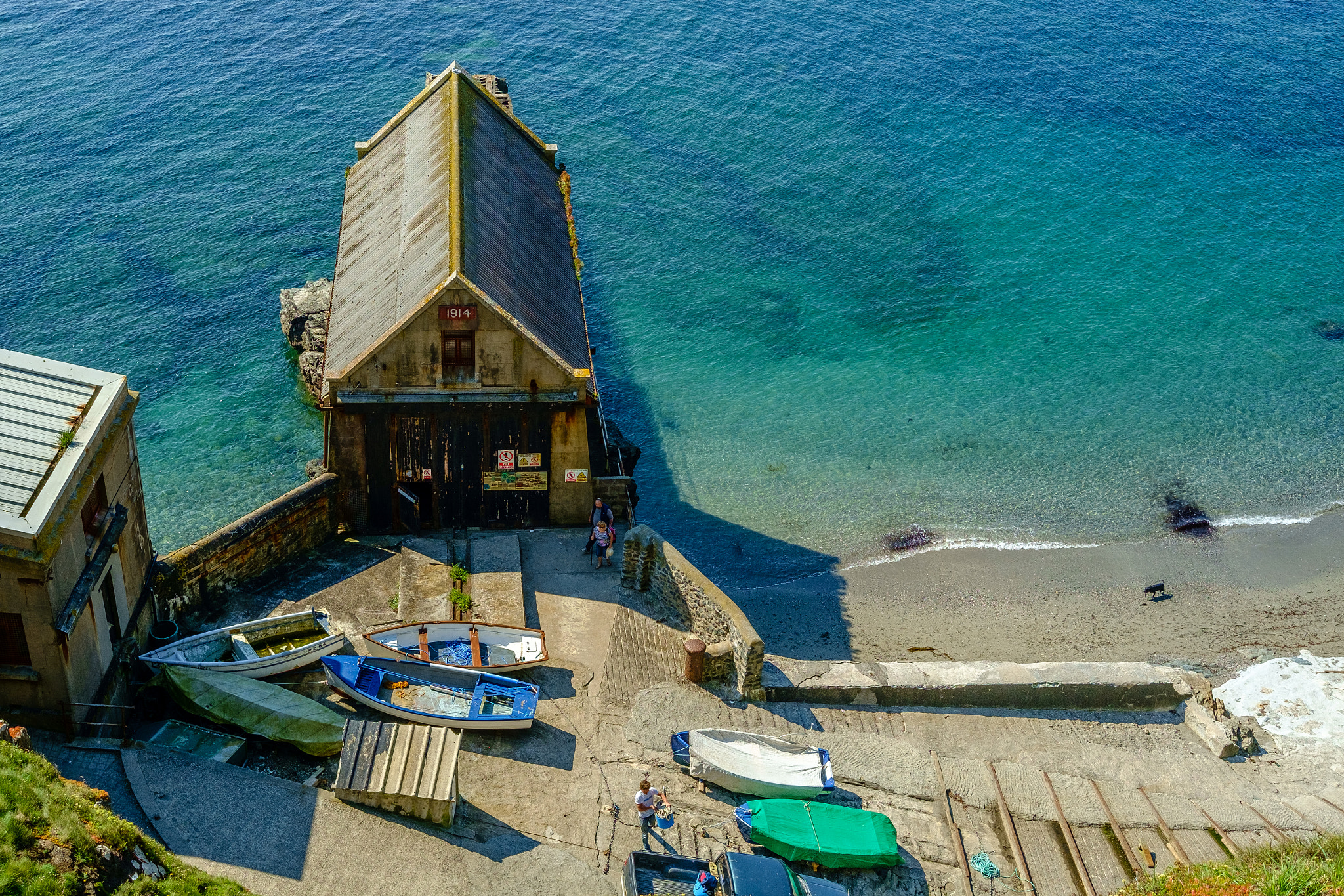 Fujifilm X-Pro1 + Fujifilm XF 27mm F2.8 sample photo. Lizard point - boat shed photography