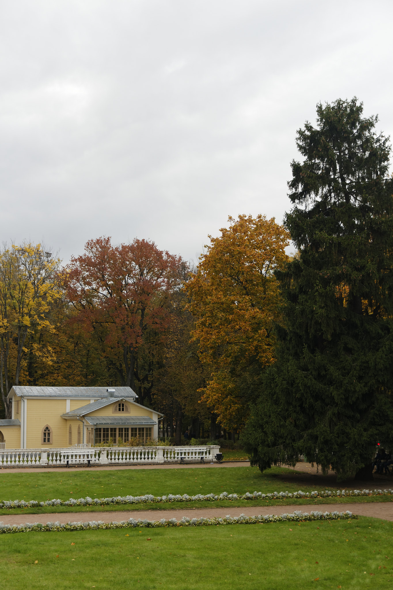 Canon EOS 100D (EOS Rebel SL1 / EOS Kiss X7) sample photo. Fall in arkhangelskoye photography