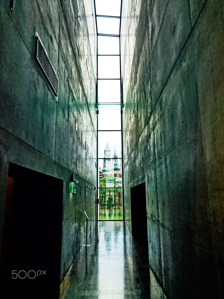 Sony Xperia Z3+ sample photo. Walls photography