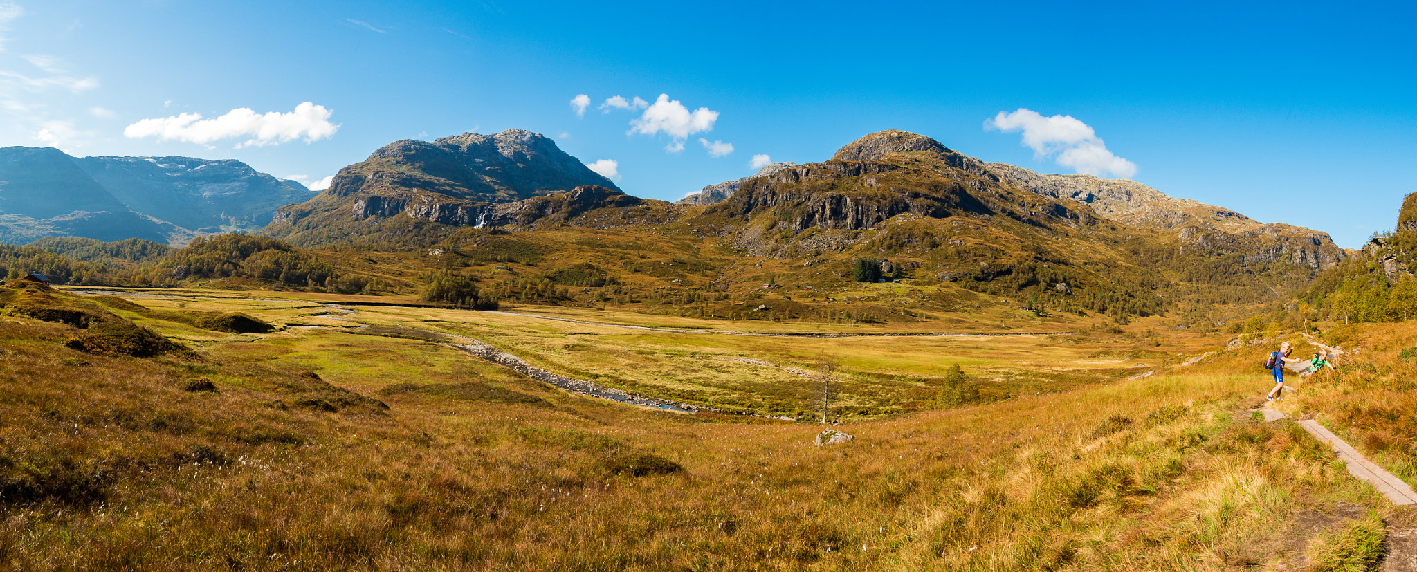 Tamron 14-150mm F3.5-5.8 Di III sample photo. Autumn colors in the mountains photography