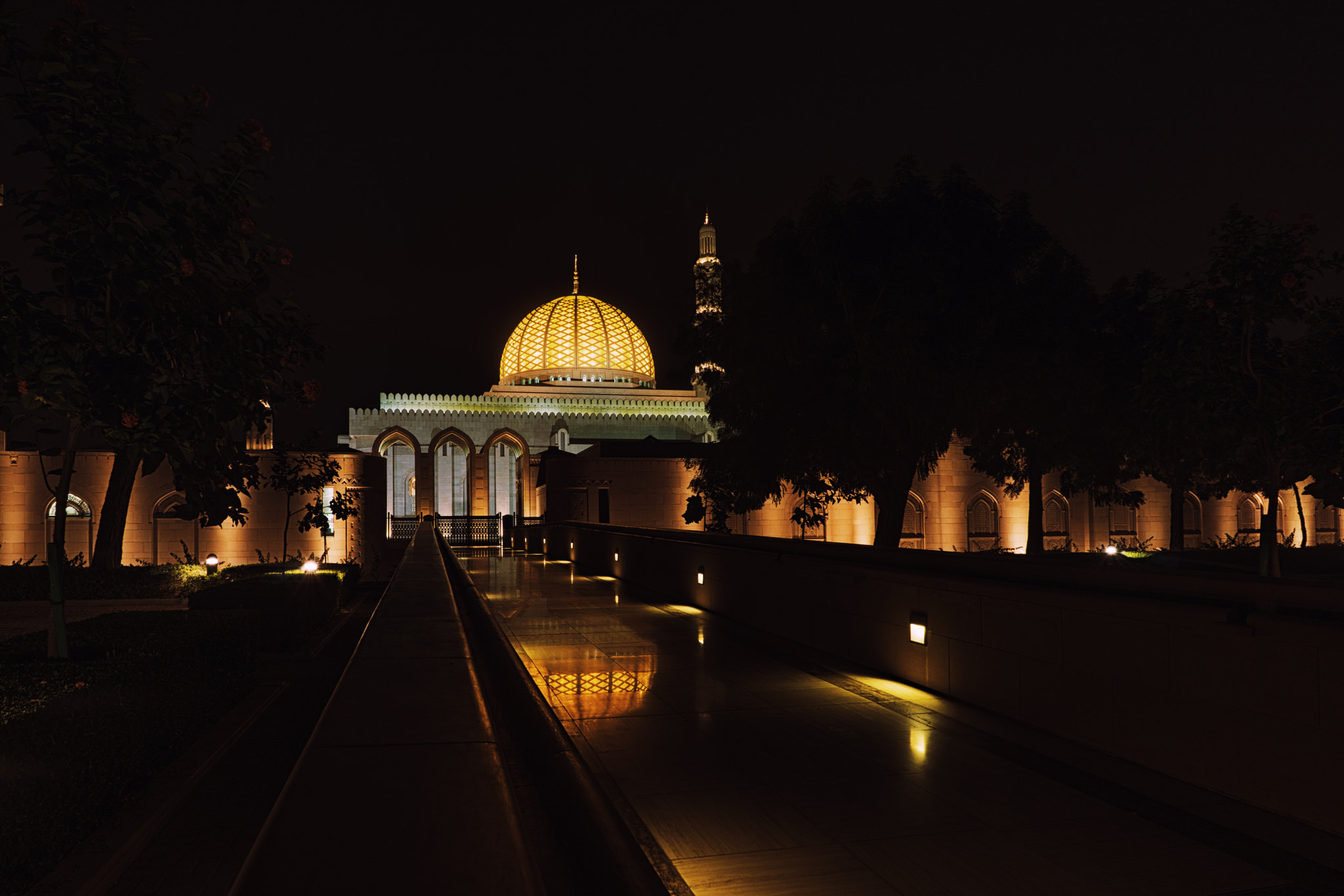 Sony a7 + FE 21mm F2.8 sample photo. Sultan qaboos mosque photography