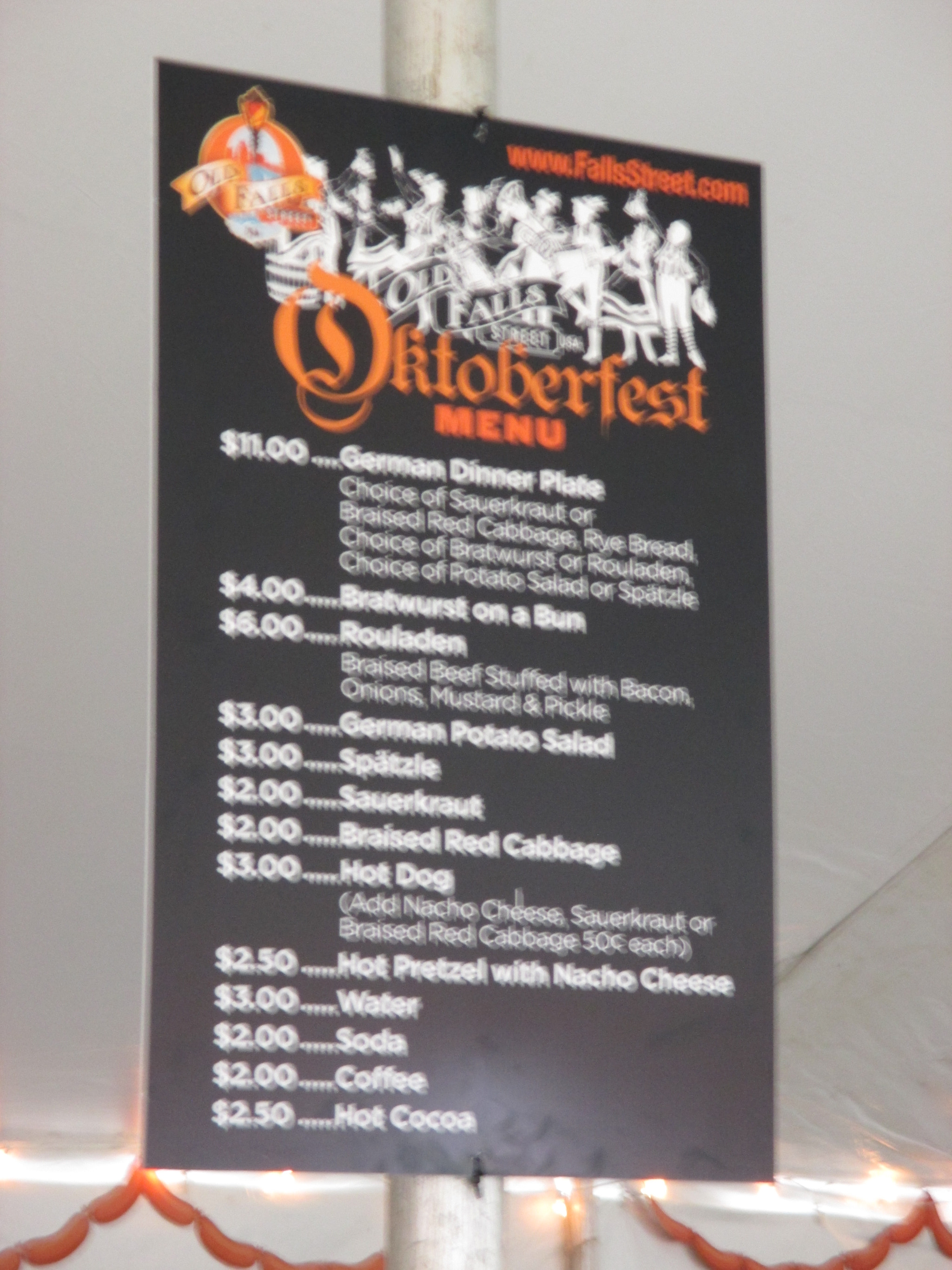 Canon PowerShot ELPH 135 (IXUS 145 / IXY 120) sample photo. The menu at the niagara falls oktoberfest photography