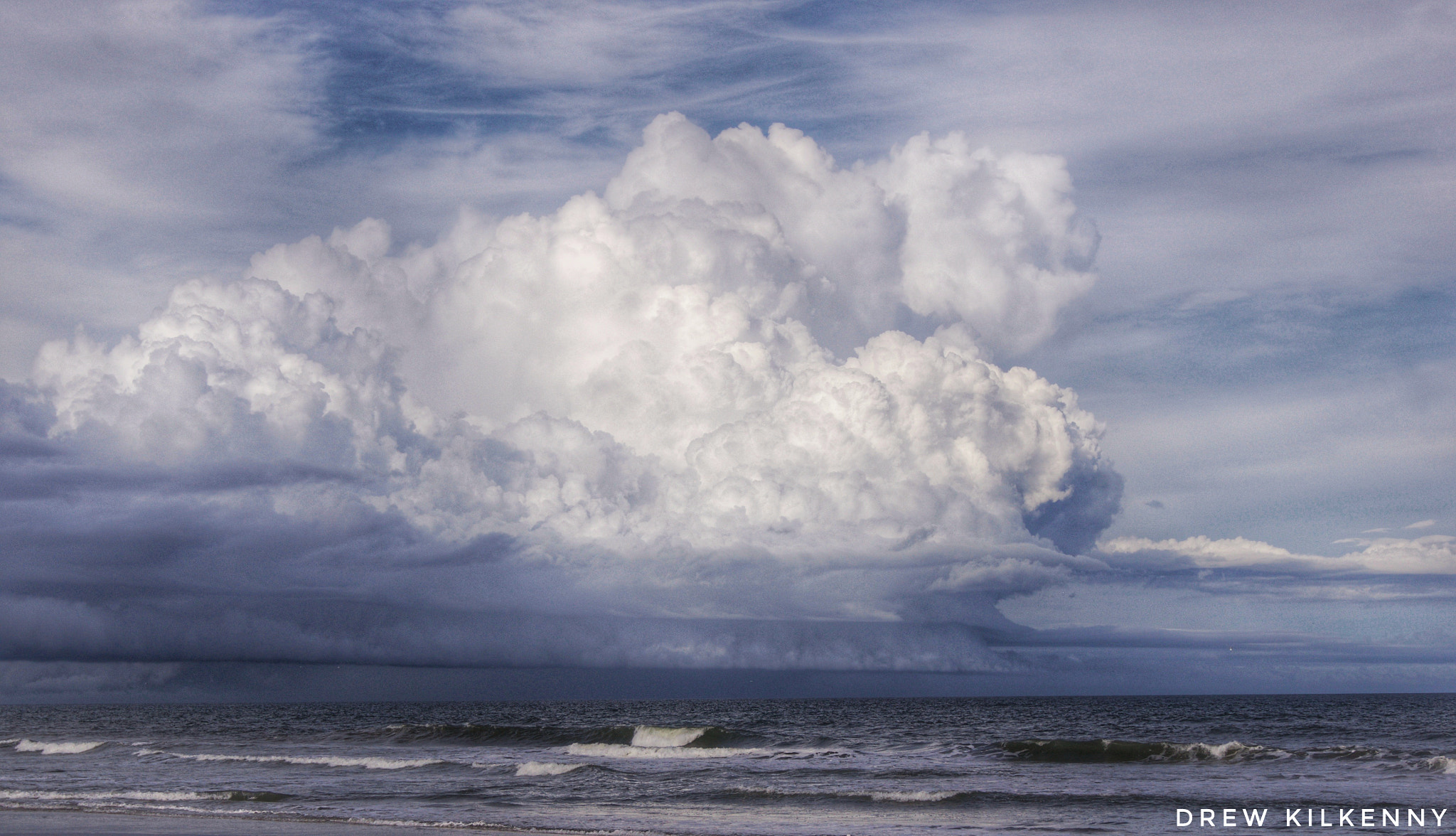 Sony SLT-A33 + Sony DT 18-55mm F3.5-5.6 SAM sample photo. Really nice cloud over the ocean photography