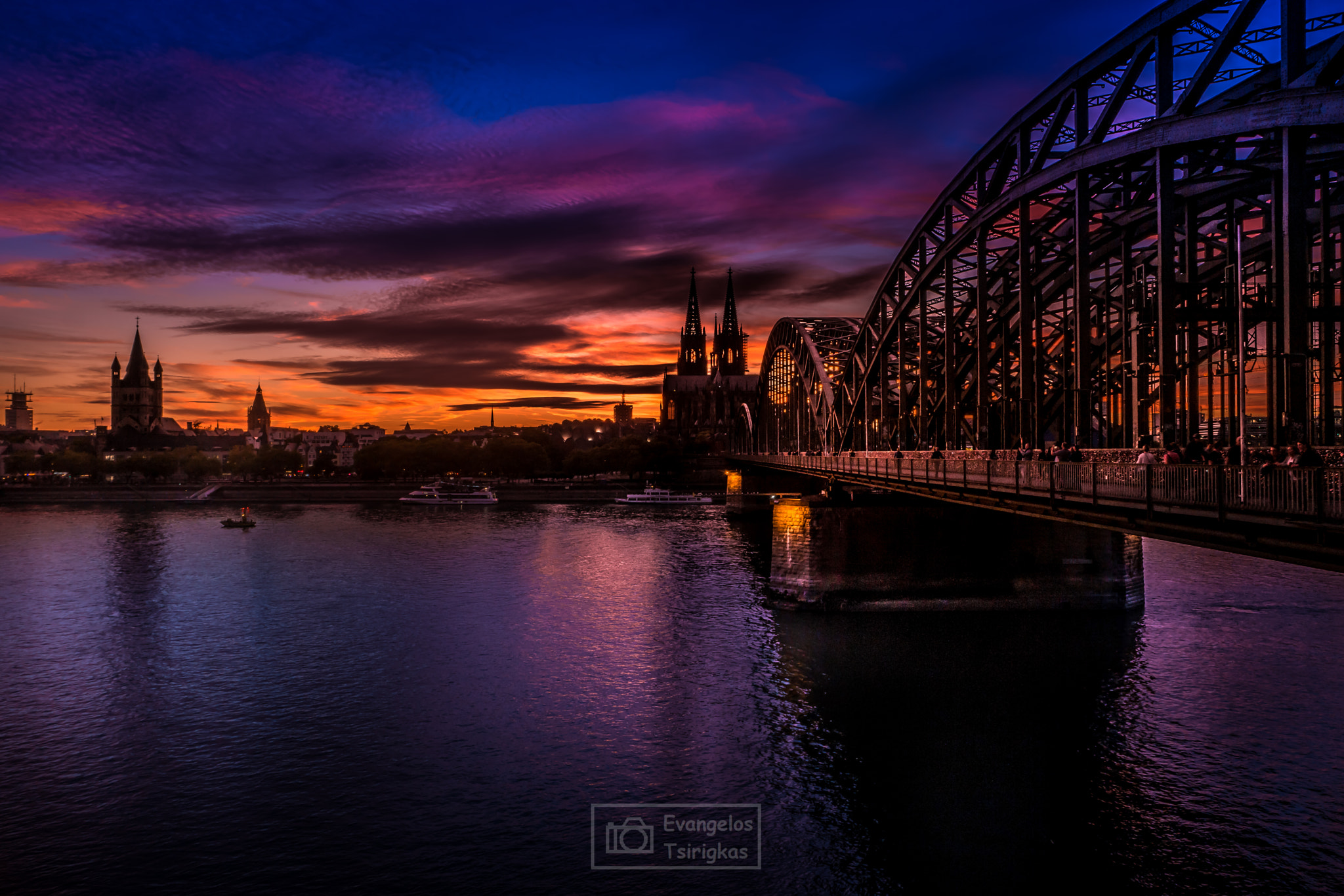 Samsung NX1 sample photo. After sunset cologne scene photography