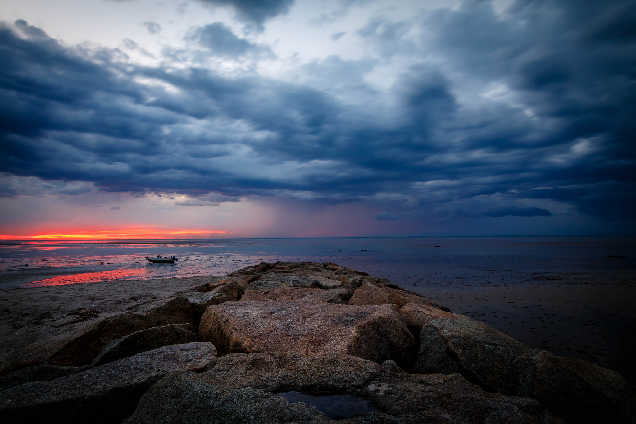 Canon EOS 700D (EOS Rebel T5i / EOS Kiss X7i) sample photo. Storm at sunset photography