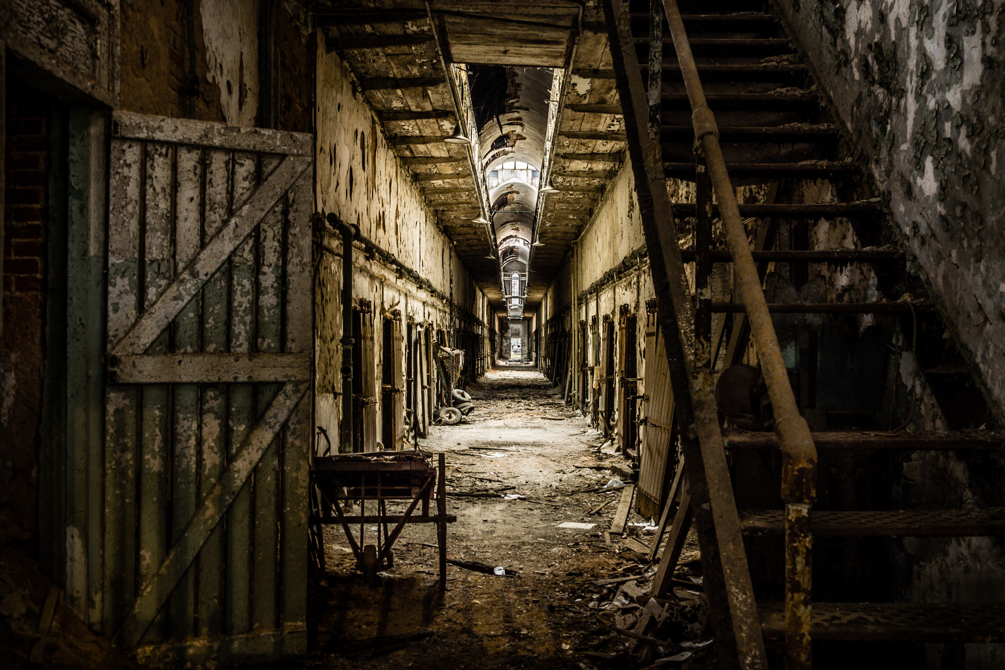 Sony FE 24-240mm F3.5-6.3 OSS sample photo. Abandoned hallway photography