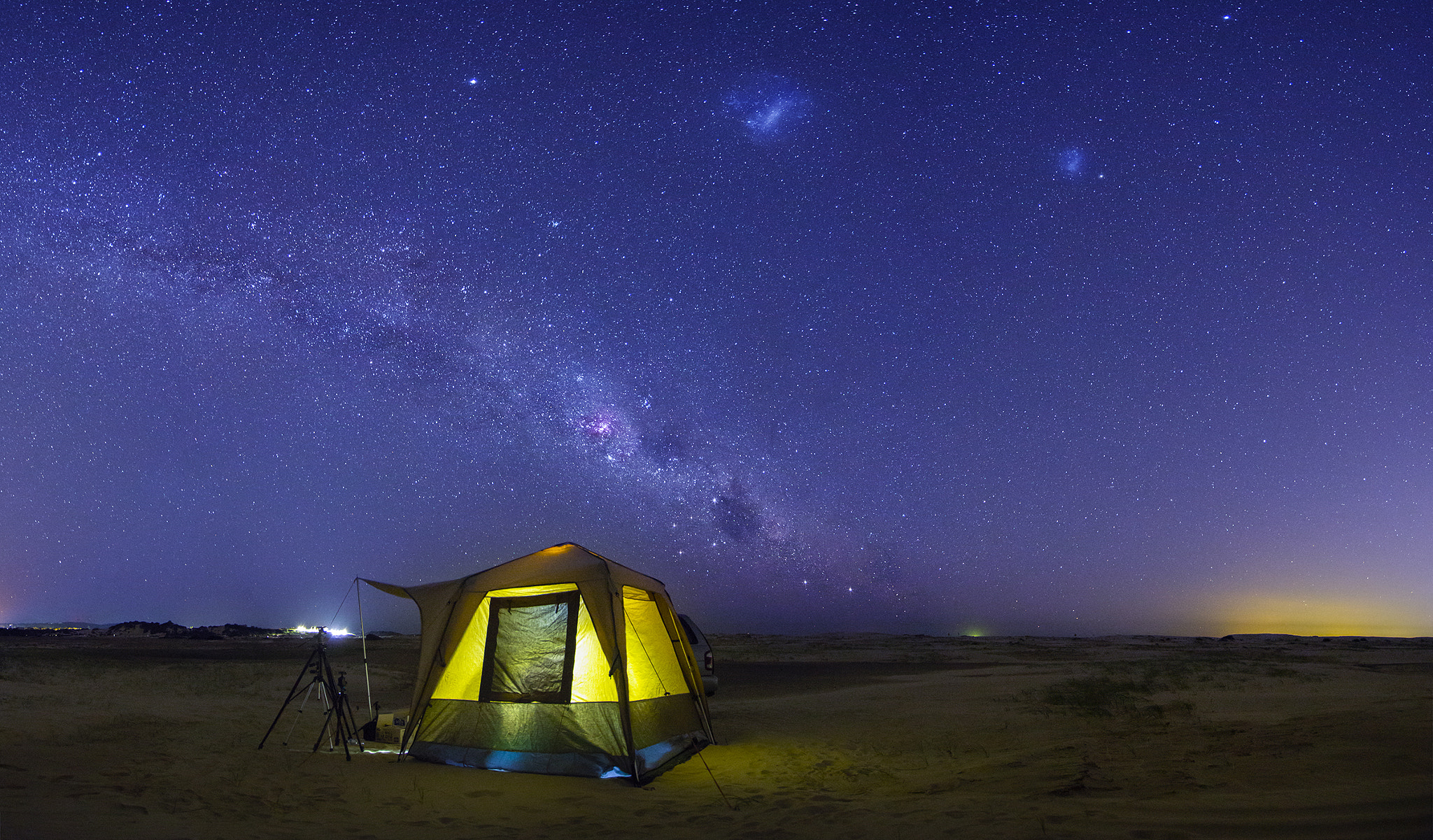 Tokina AT-X Pro 12-24mm F4 (IF) DX sample photo. Neighbouring galaxies, lmc & smc photography