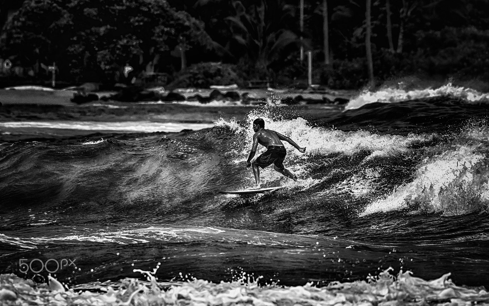 Nikon AF-S Nikkor 200-500mm F5.6E ED VR sample photo. Surf in black and white photography