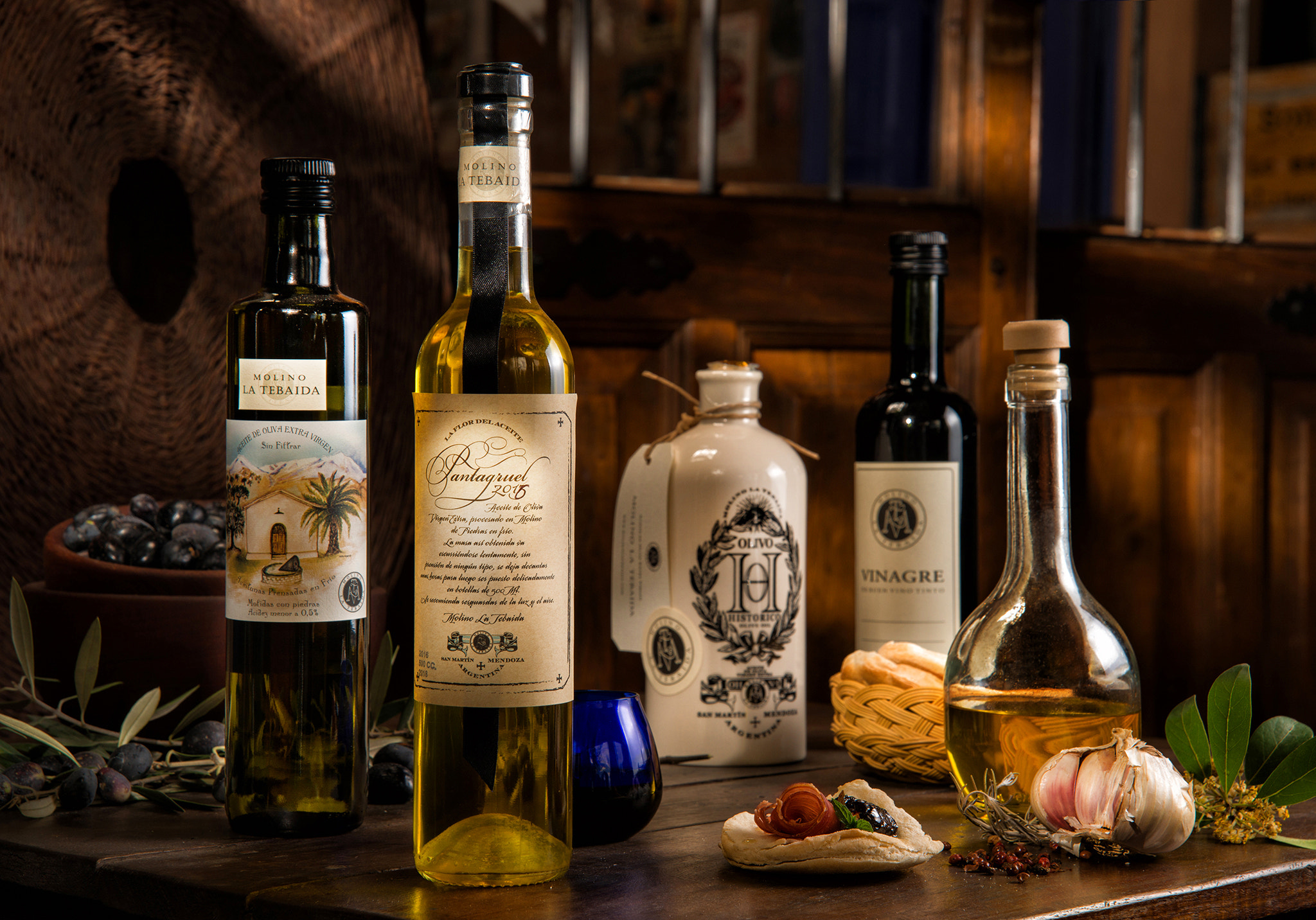 Nikon AF Nikkor 24-85mm F2.8-4D IF sample photo. Aceite de oliva photography