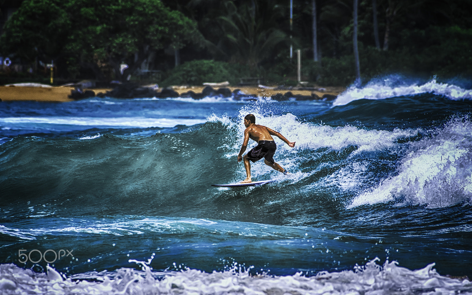 Nikon AF-S Nikkor 200-500mm F5.6E ED VR sample photo. Hawaii surfer photography