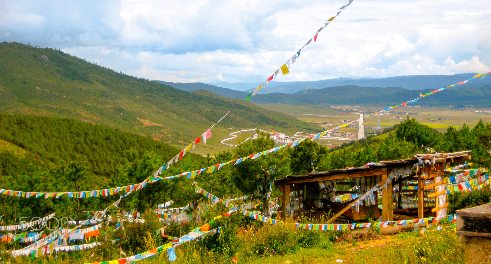 Canon POWERSHOT SD1000 sample photo. Valley prayer flags photography