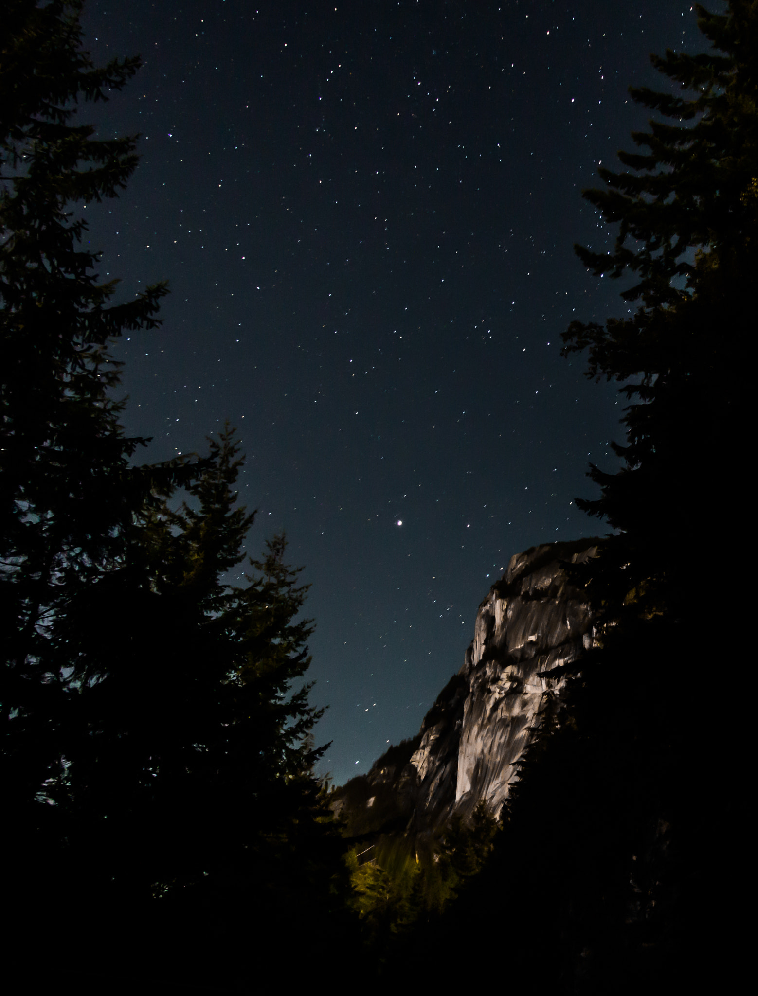Canon EF-S 17-85mm F4-5.6 IS USM sample photo. Starry chief photography