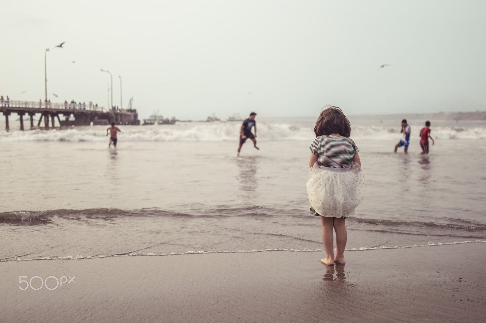 Nikon D3200 + Nikon AF-S Nikkor 24mm F1.8G ED sample photo. Summer girl photography