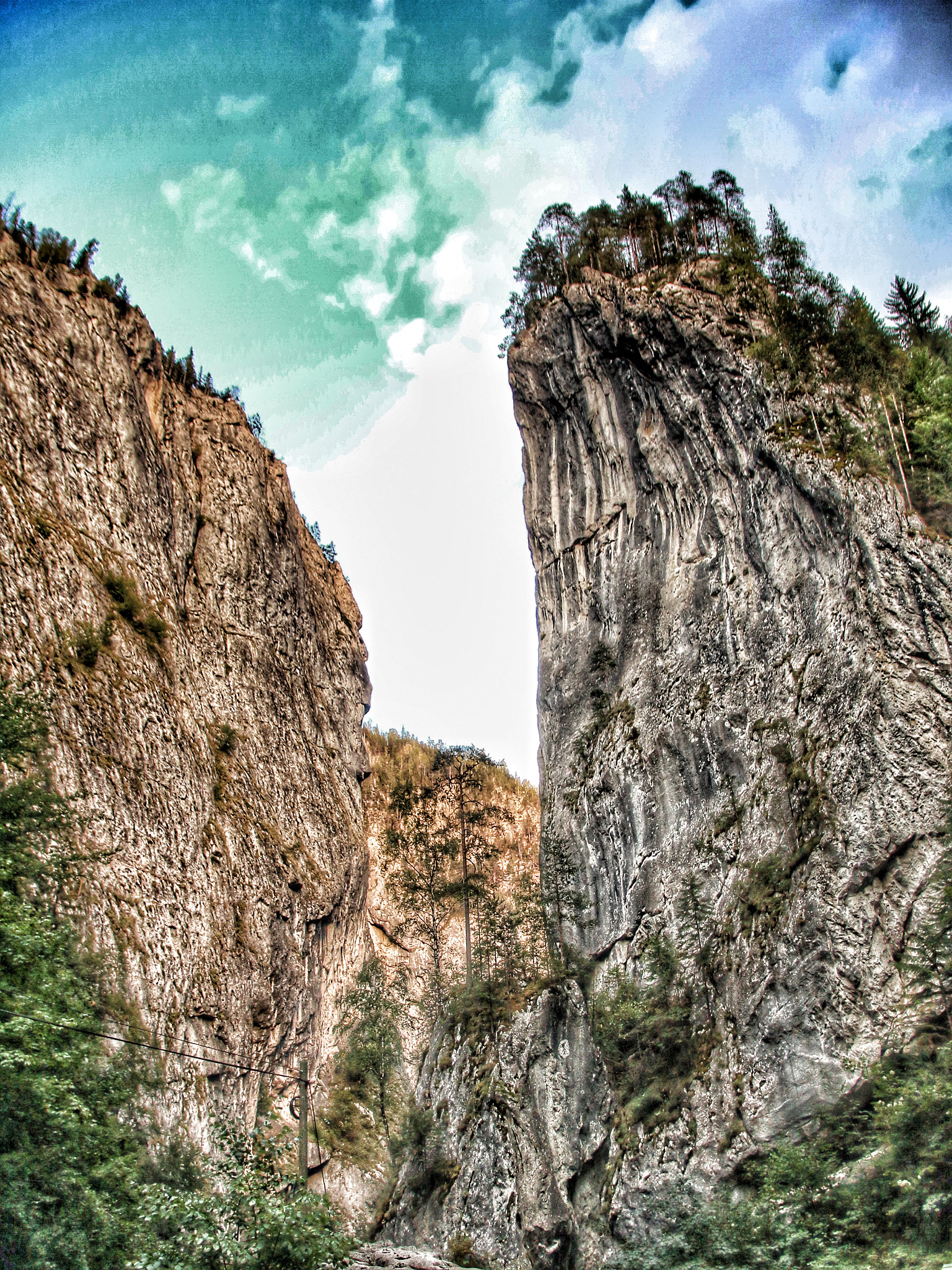 Canon EOS 70D + Sigma 18-125mm F3.8-5.6 DC OS HSM sample photo. Bicaz canyon photography