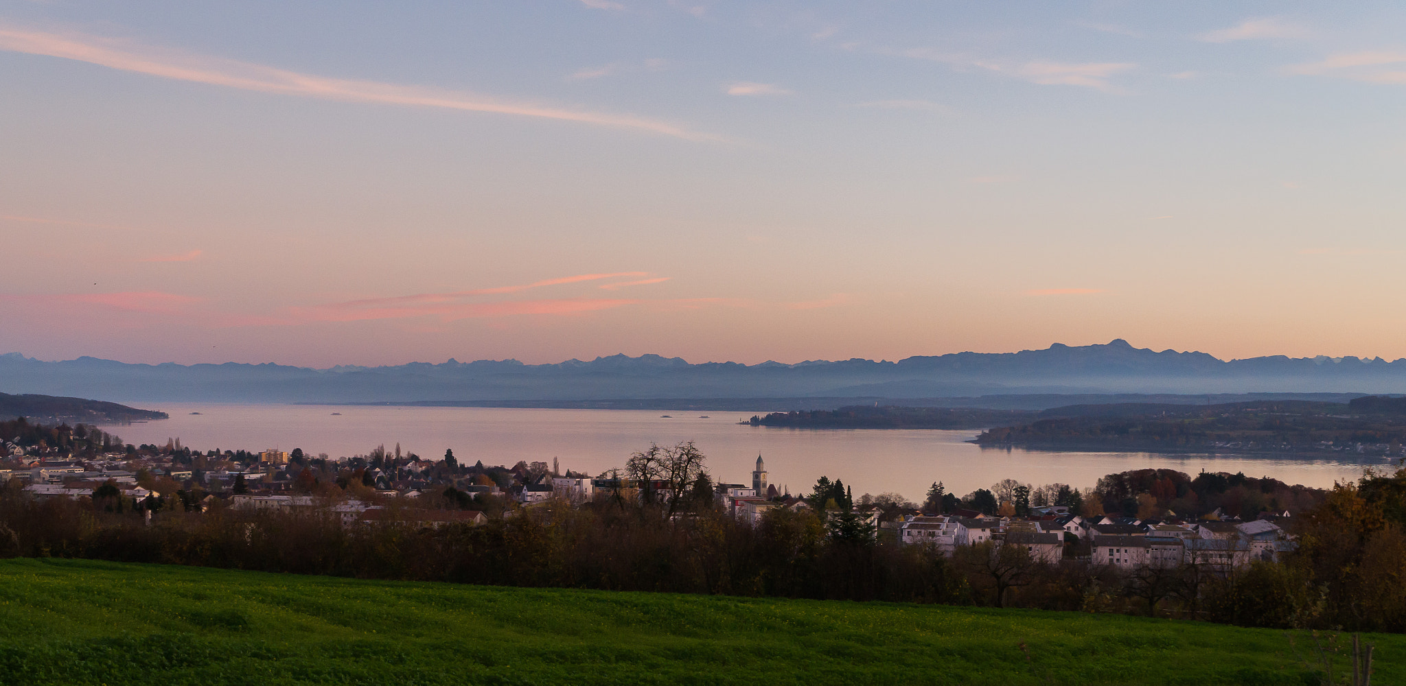 Sony Alpha NEX-6 + Sony E PZ 18-105mm F4 G OSS sample photo. Überlinger see zur blauen stunde photography