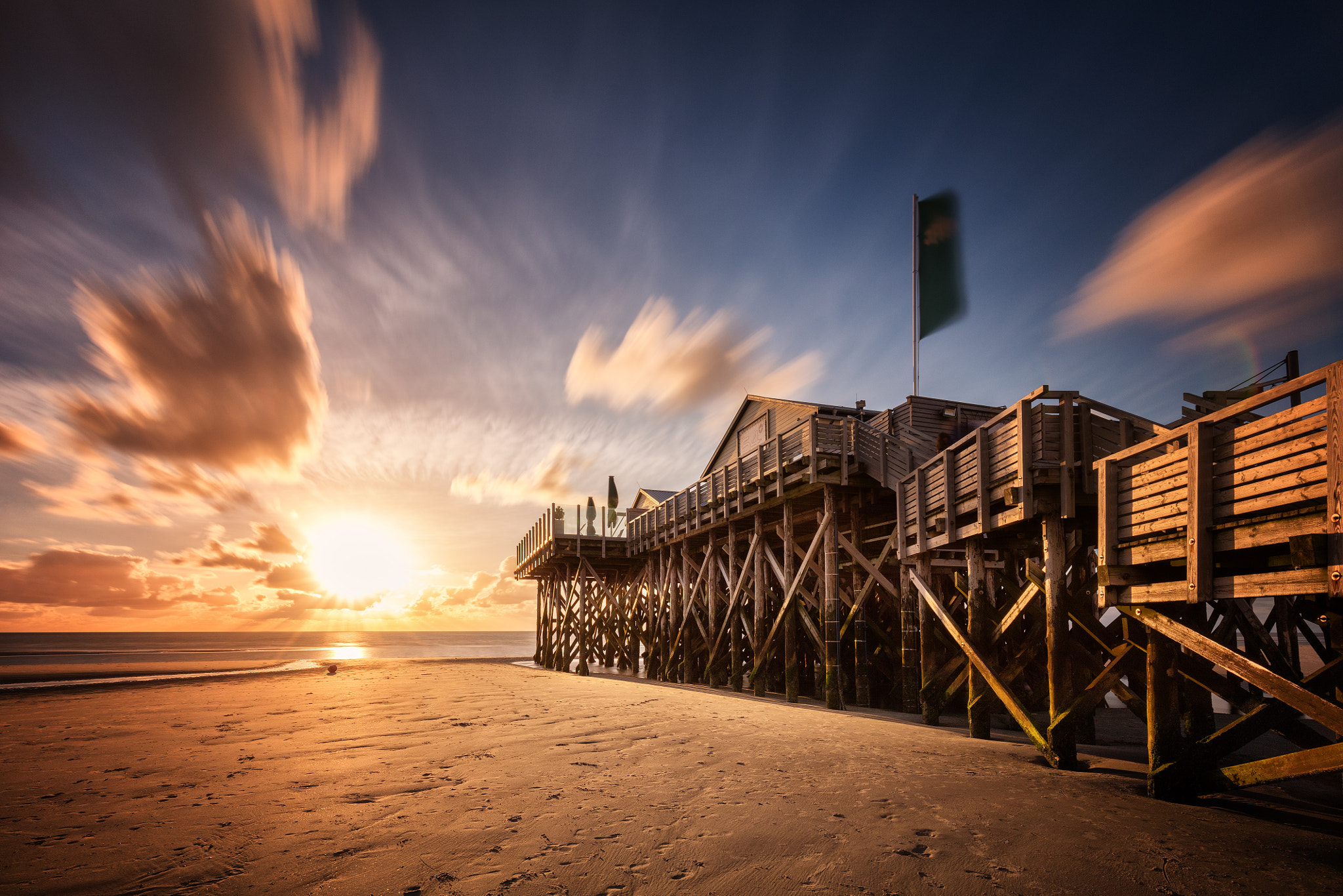 Canon EOS 5DS R + Canon EF 16-35mm F4L IS USM sample photo. /xxxi_spo___nr.5 photography