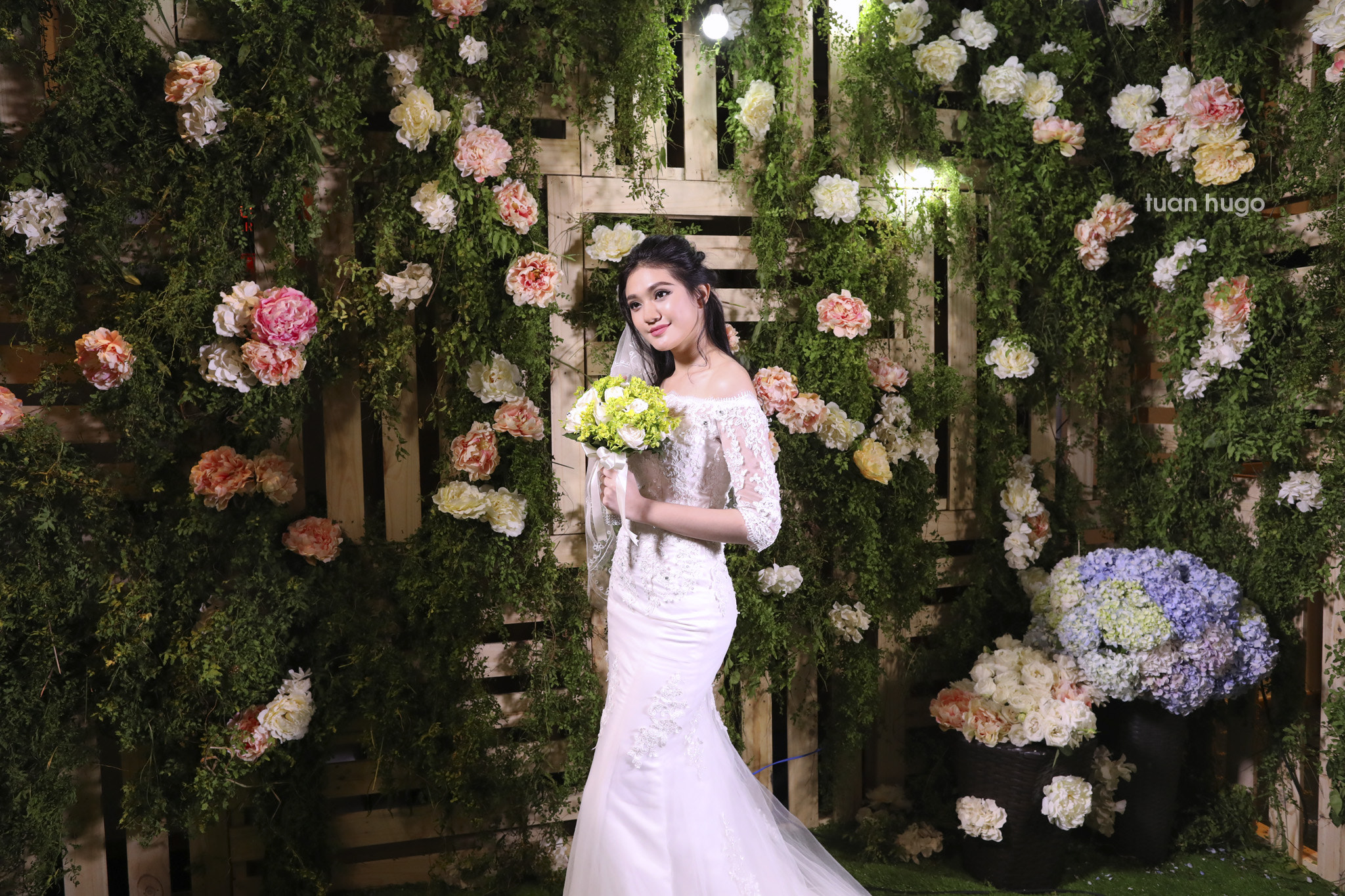 Canon EF 24mm F1.4L II USM sample photo. October bride photography