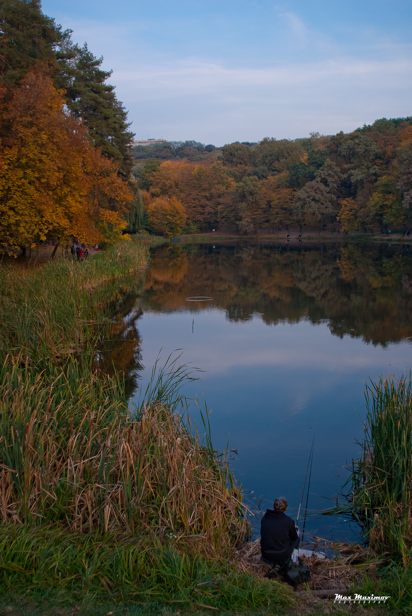 AF Zoom-Nikkor 24-120mm f/3.5-5.6D IF sample photo. Warm evening photography