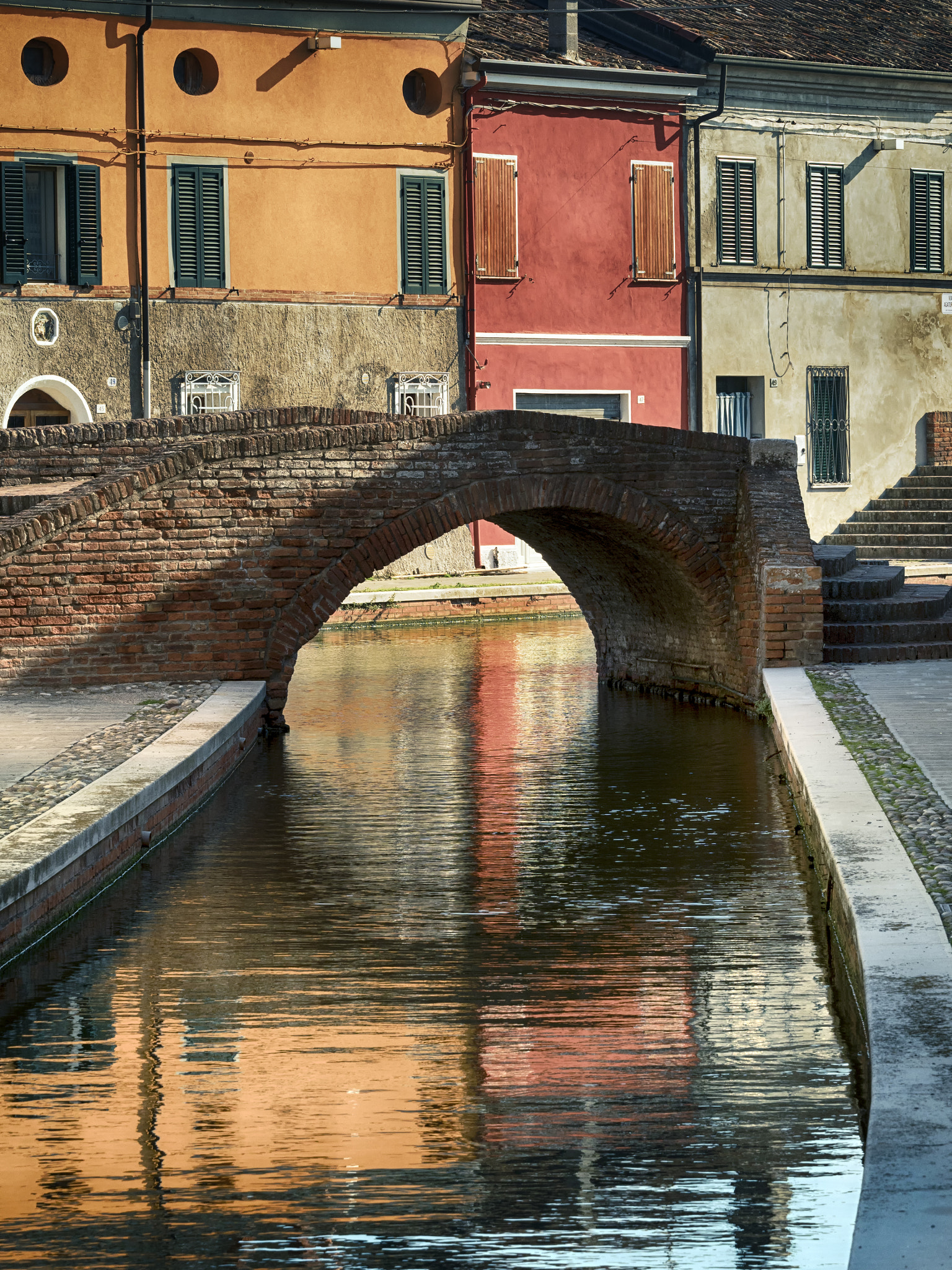 Olympus OM-D E-M5 II sample photo. Comacchio color_reflections photography