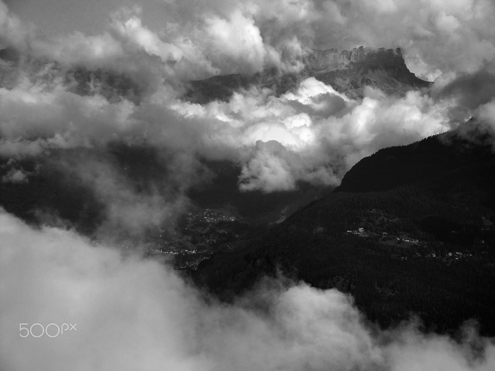 Sony DSC-W270 sample photo. Hiking above the clouds in les houches photography