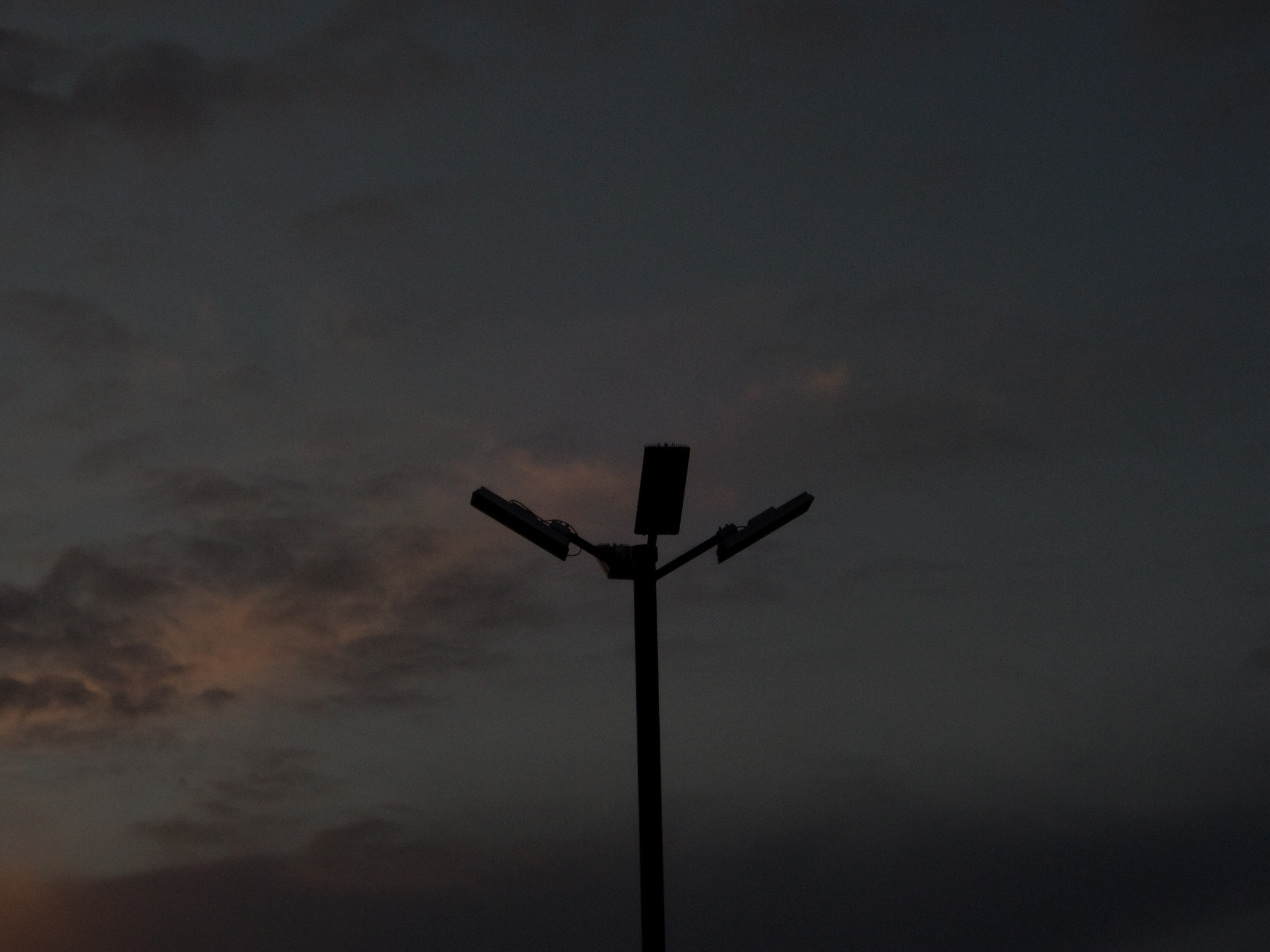 Samsung WB200F/WB201F/WB202F sample photo. Light pole  photography