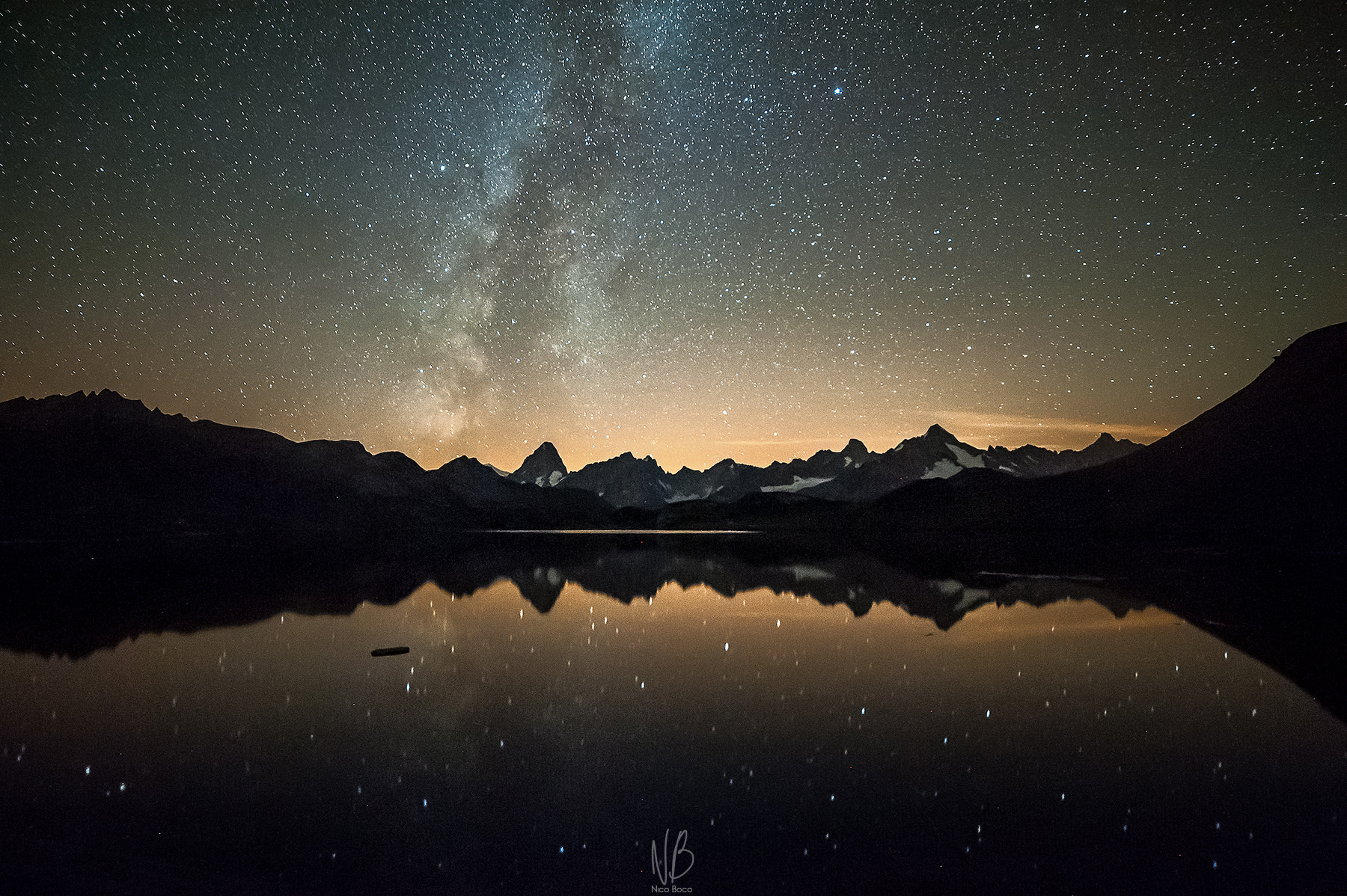 Samyang 14mm F2.8 ED AS IF UMC sample photo. Stars window photography