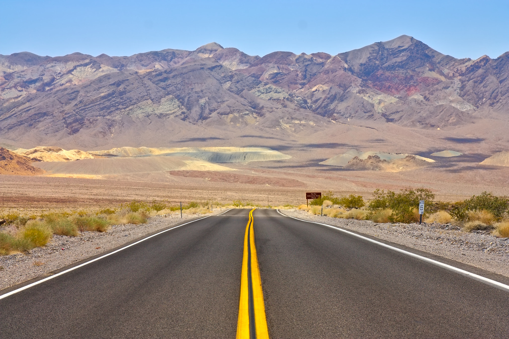 Tamron SP AF 17-50mm F2.8 XR Di II LD Aspherical (IF) sample photo. Death valley road photography