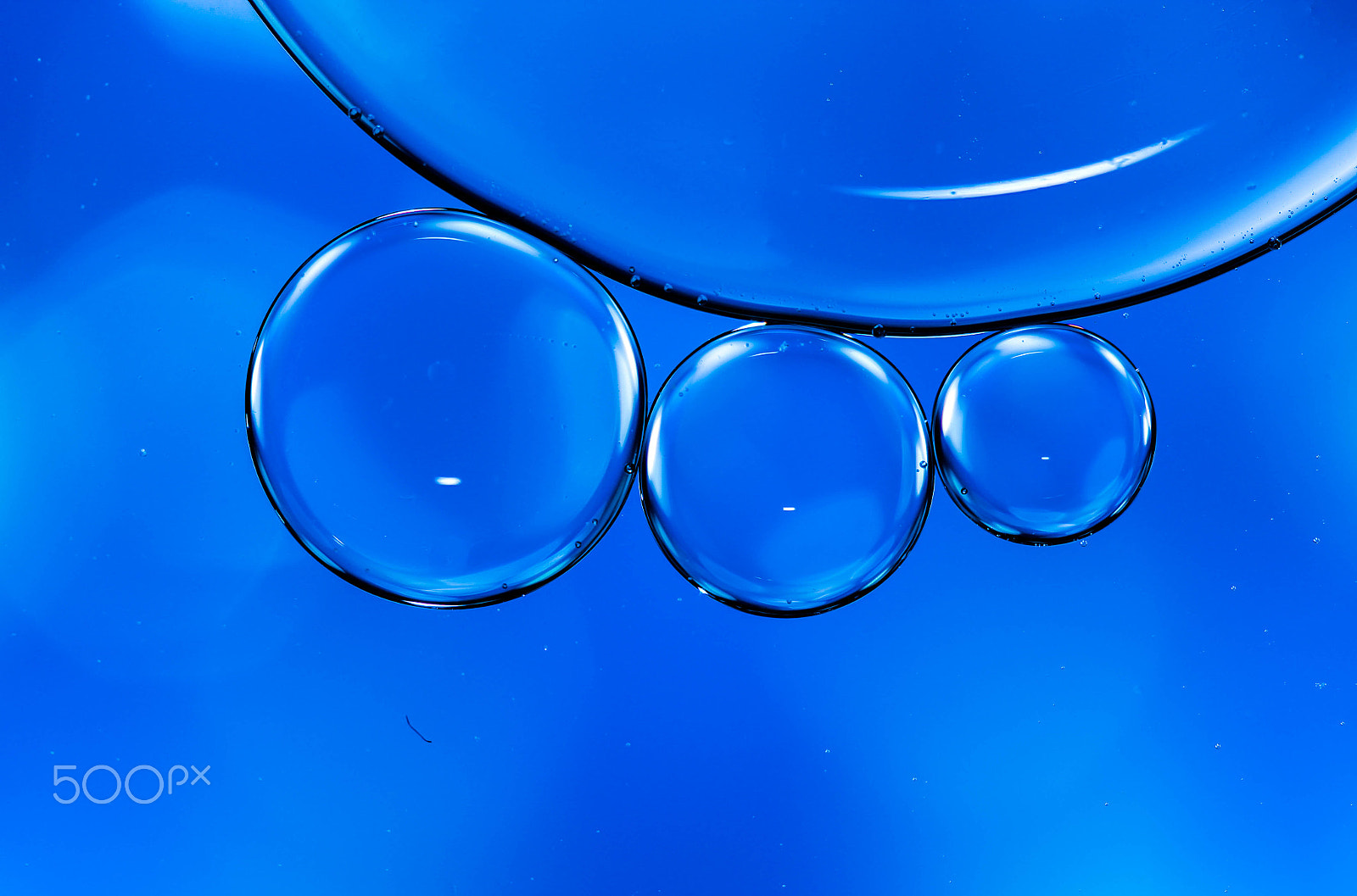 Canon EF-S 60mm F2.8 Macro USM sample photo. Oil and water photography