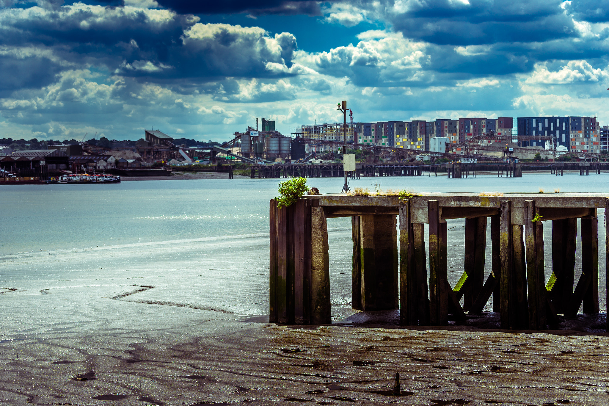 Canon EF 70-200mm F4L IS USM sample photo. The pier photography