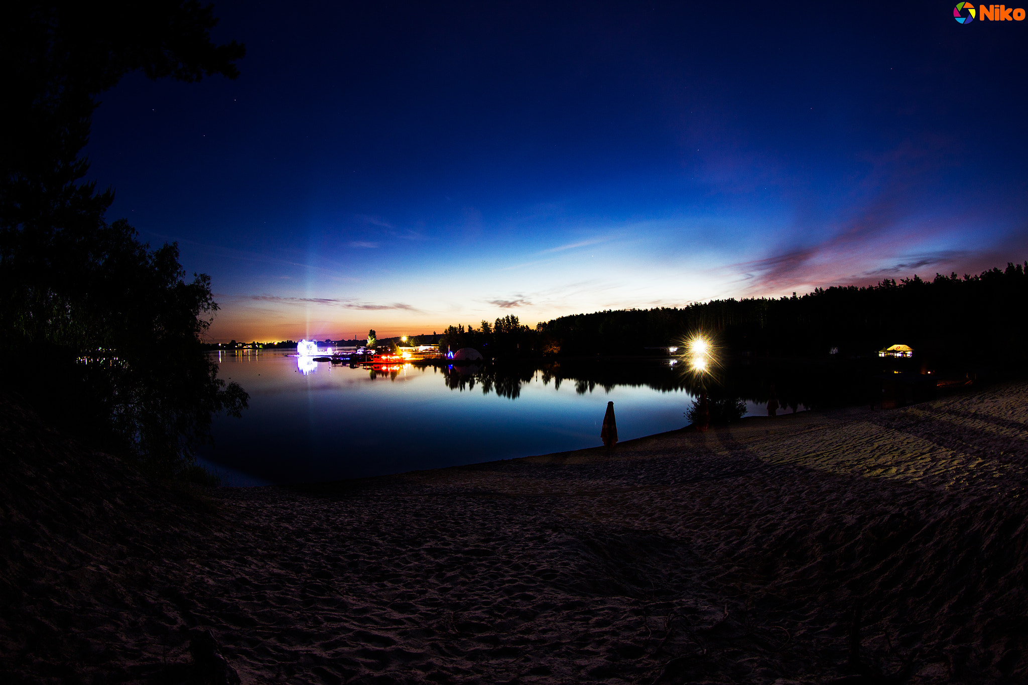 Canon EOS 600D (Rebel EOS T3i / EOS Kiss X5) + Canon EF 8-15mm F4L Fisheye USM sample photo. Sunset overlooking the fest photography