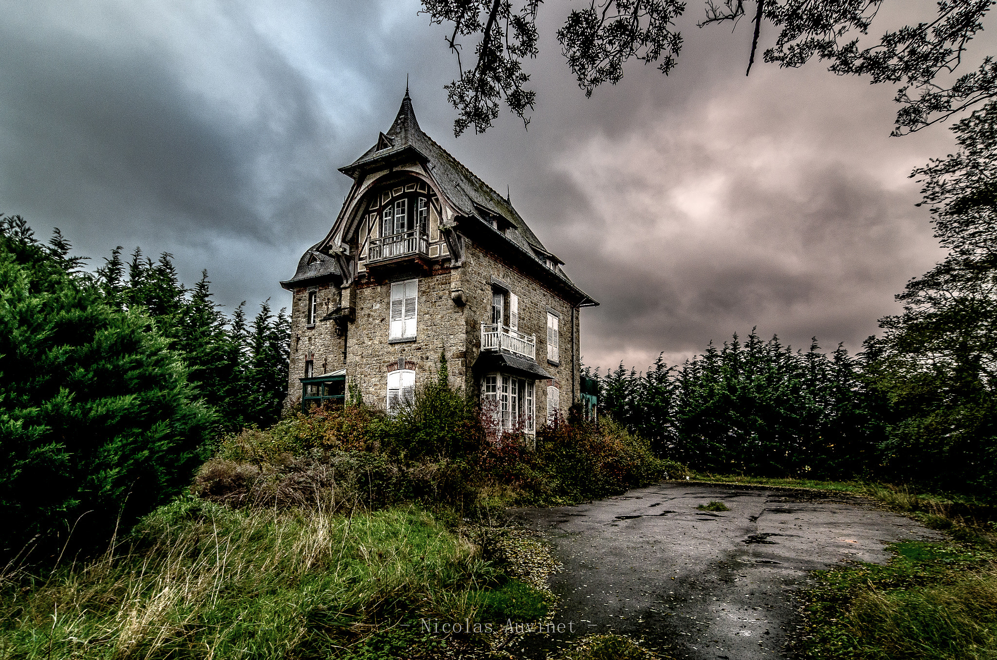 Pentax smc DA 12-24mm F4.0 ED AL (IF) sample photo. French horror story photography